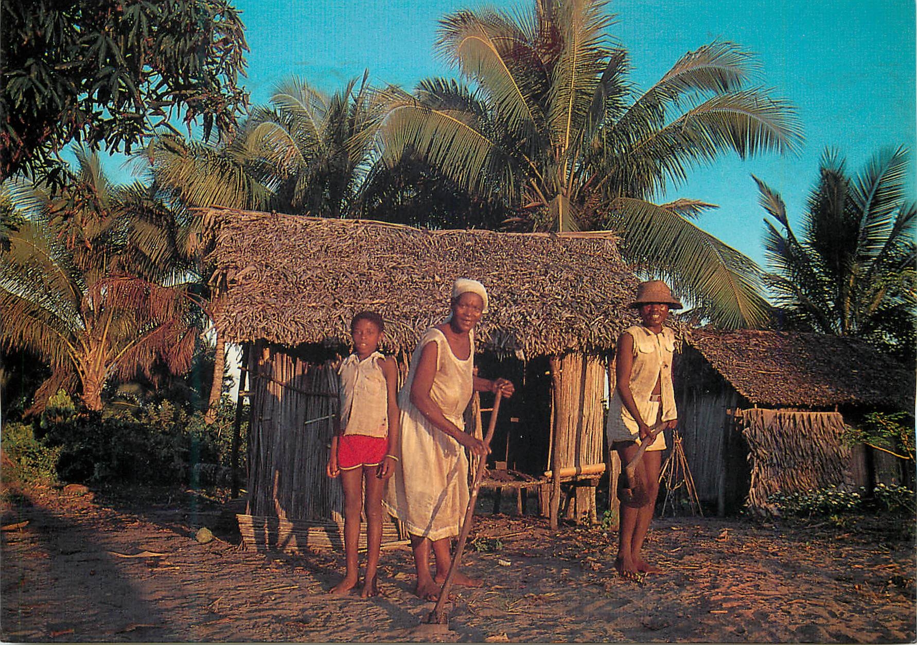 CPM Maison traditionnelle Cote Est