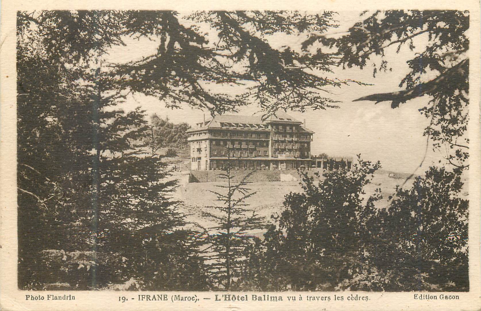 CPA Ifrane Maroc L'Hotel Balima vu a travers les cedres 