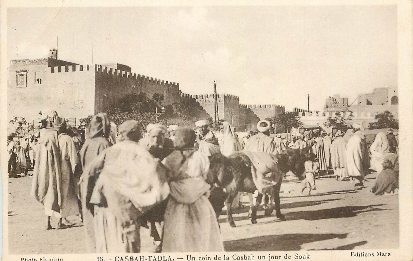 CPA Casbah Tadla Un coin de la Casbah un jour de Souk Ane Donkey
