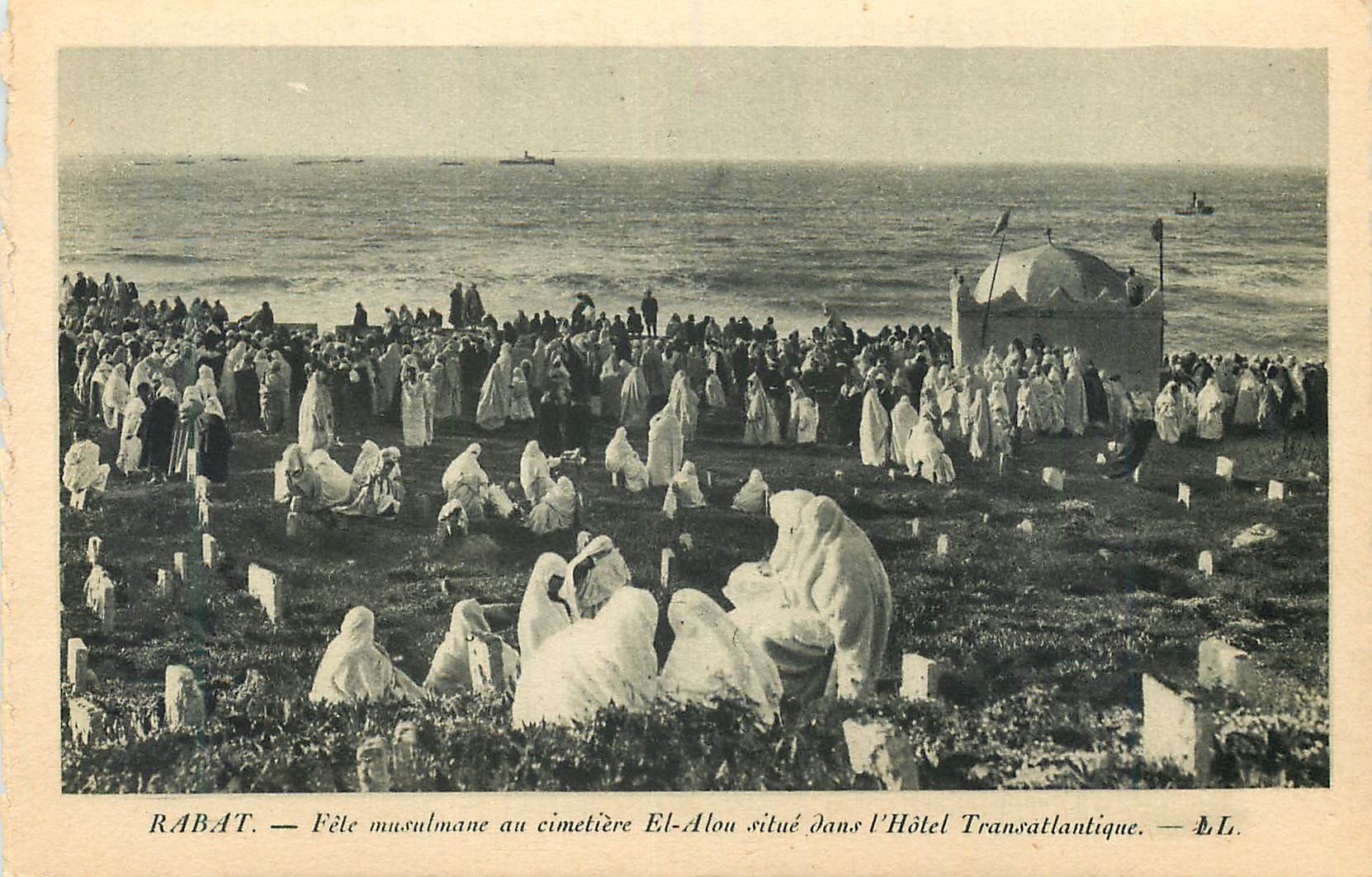 CPA Rabat Fete musulmane au cimetiere El Alou situe dans l Hotel Transatlantique 
