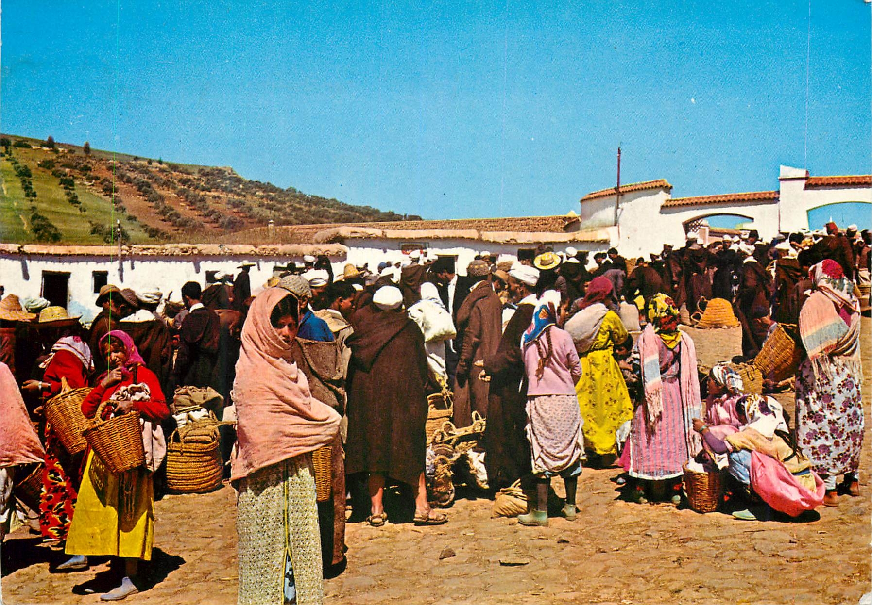 CPM Marruecos Tipicos Colorido Zoco rural 