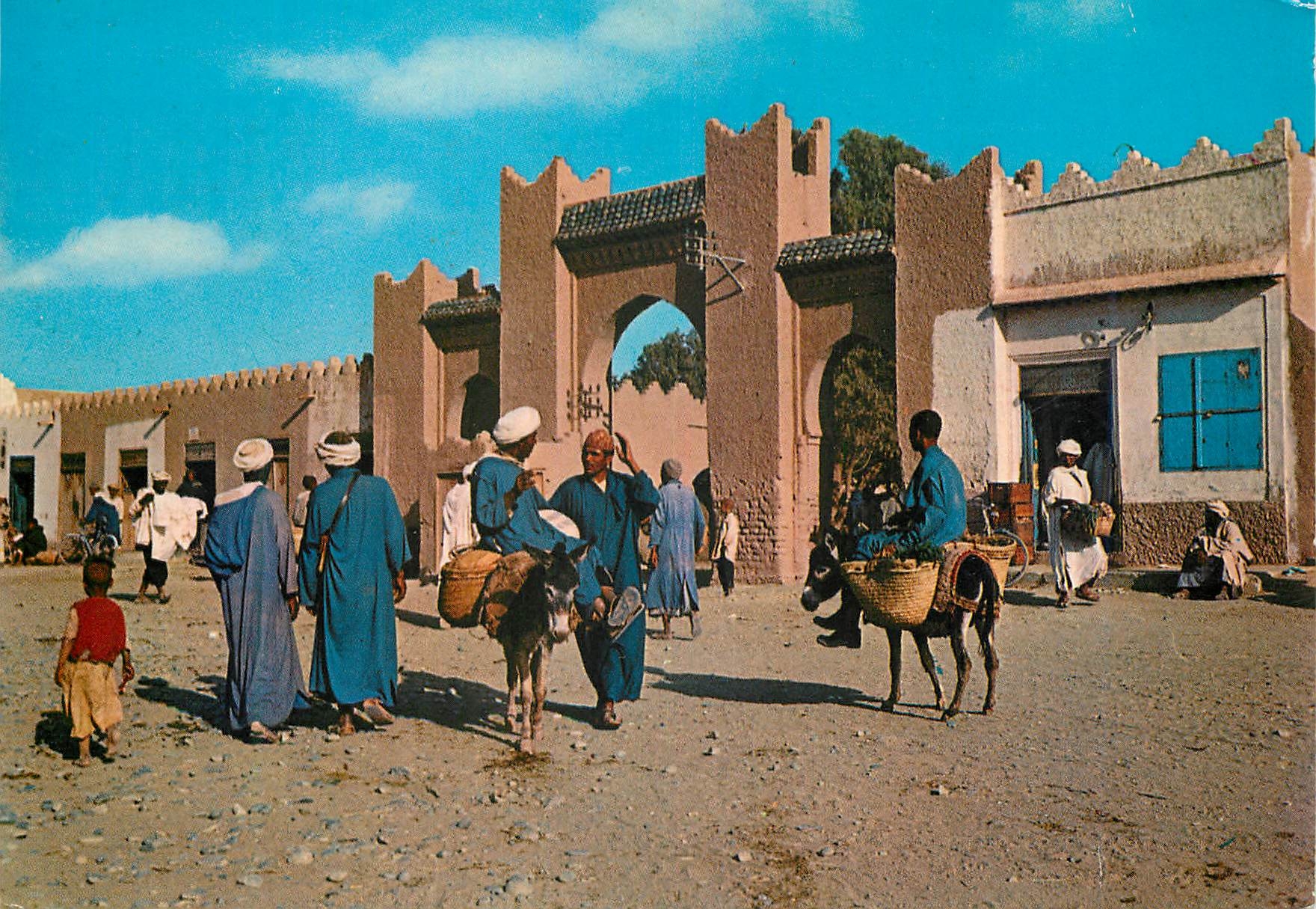 CPM Sud Marocain tafilalet L entree du Souk Ane Donkey