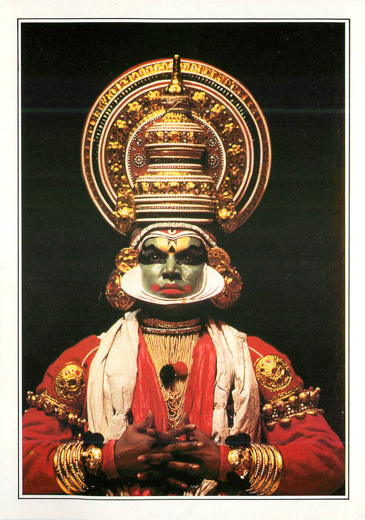 CPM India Kerala Un acteur du theatre Kathakali 