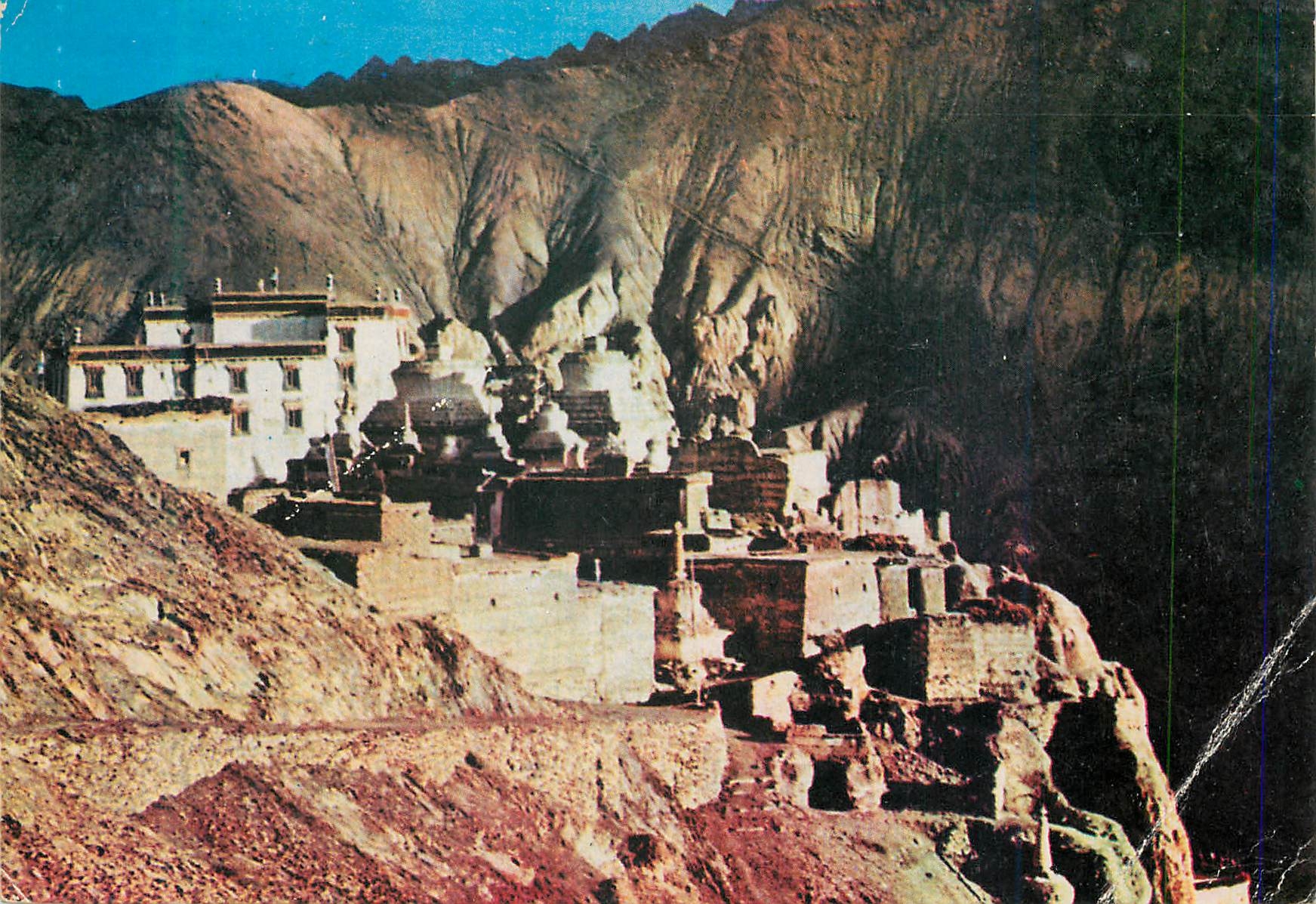 CPM Ladakh Indien Lamayuru Monastery with caves carved out of mountains Gandhi