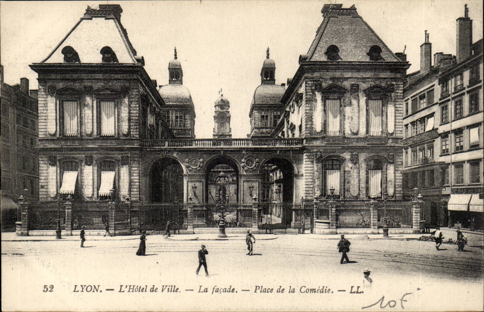 LYON — L'Hôtel de Ville — La façade — Place de la Comédie — LL.