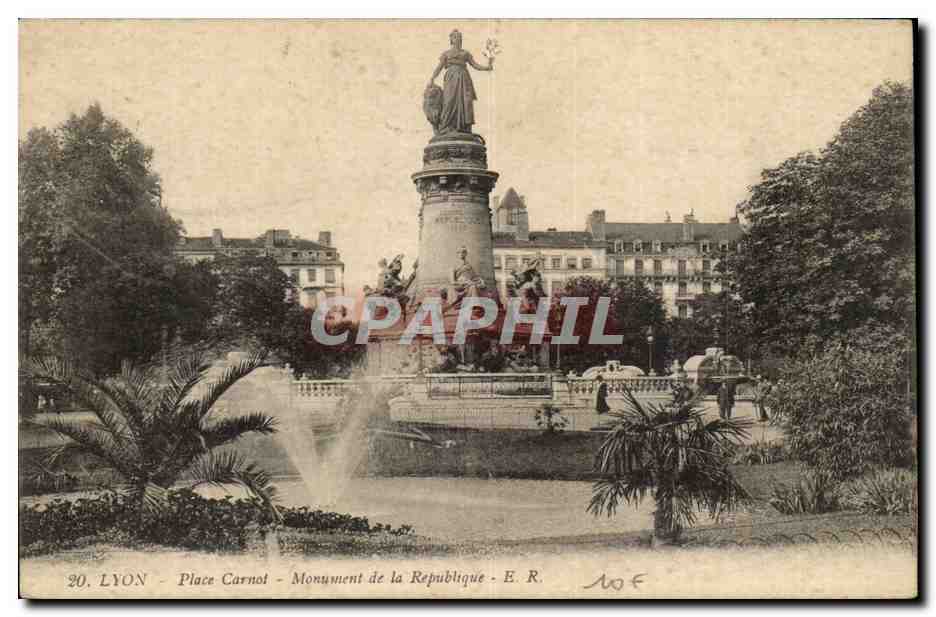 Lyon- Place Carnot- Monument de la Republique- CPA