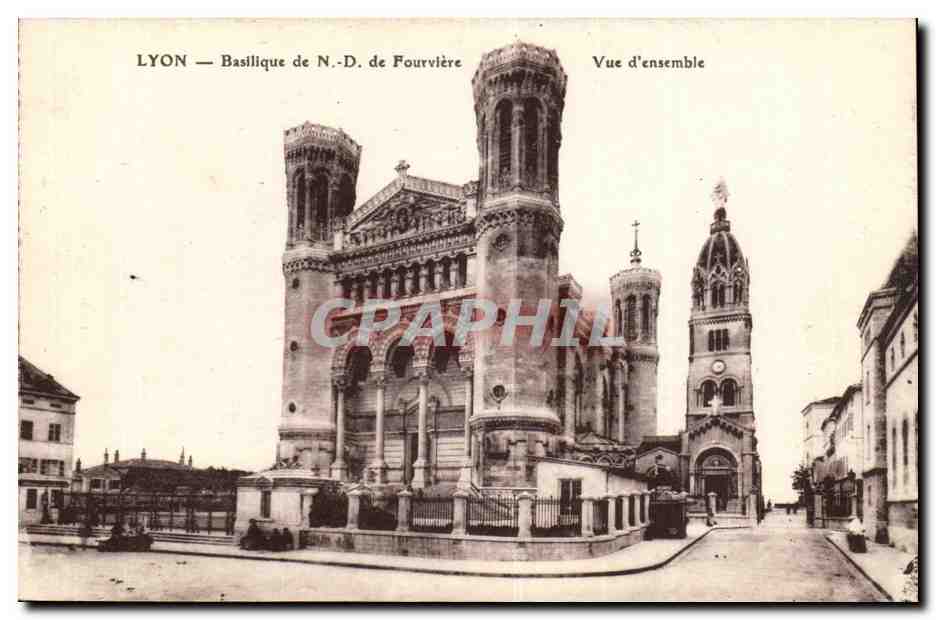 LYON — Basilique de N.-D. de Fourvière — Vue d'ensemble