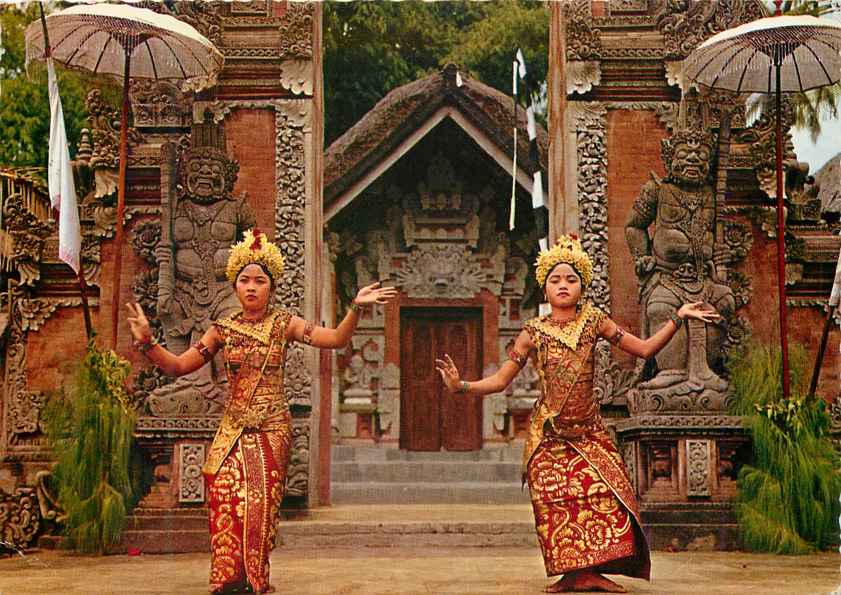 CPM The first act of berong dance on Bali 