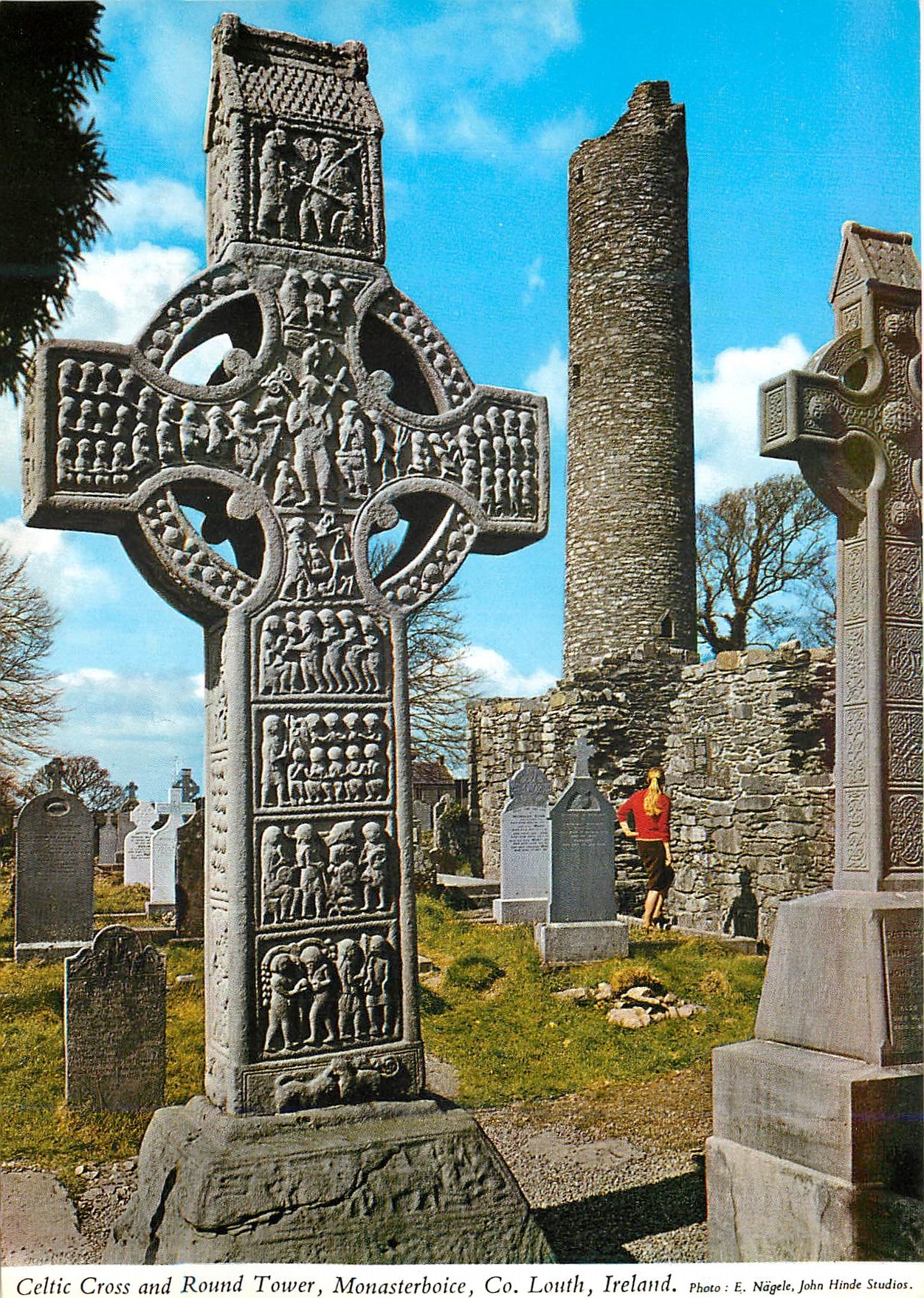 Celtic Cross and Round Tower, Monasterboice, Co. Louth, Ireland — Photo : E. Nägele, John Hinde Studios