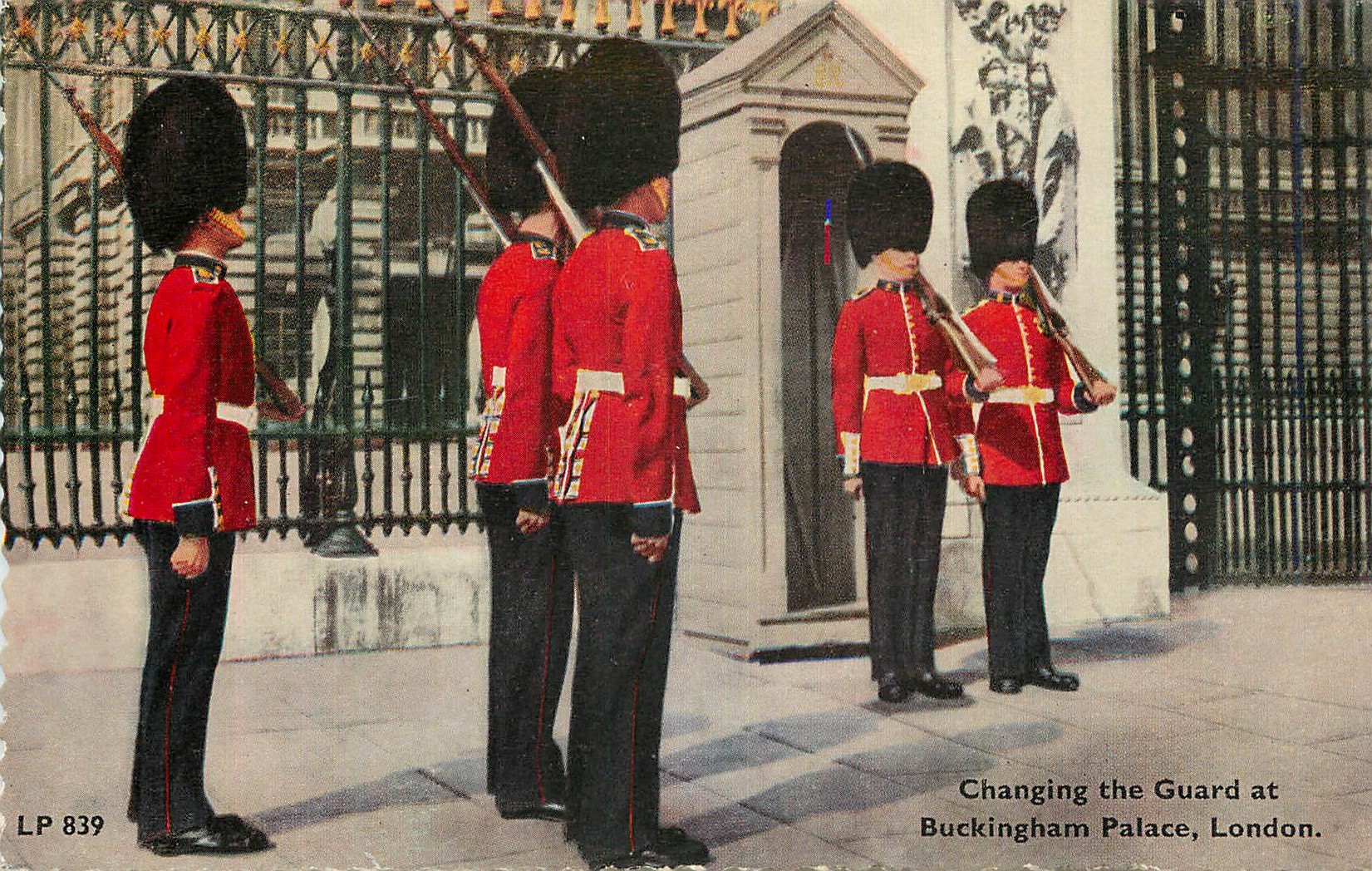 CPM Changing the guard at Buckingham Palace London  Militaria