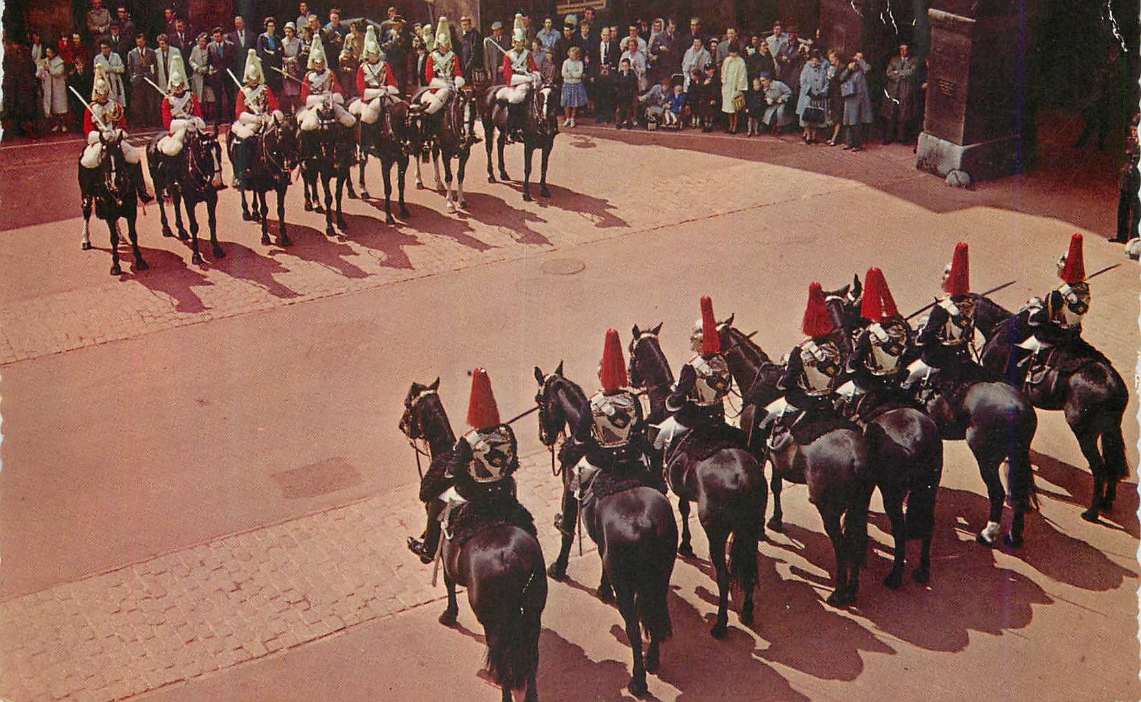 CPM Changing the Guard Horseguards Parade London  Militaria