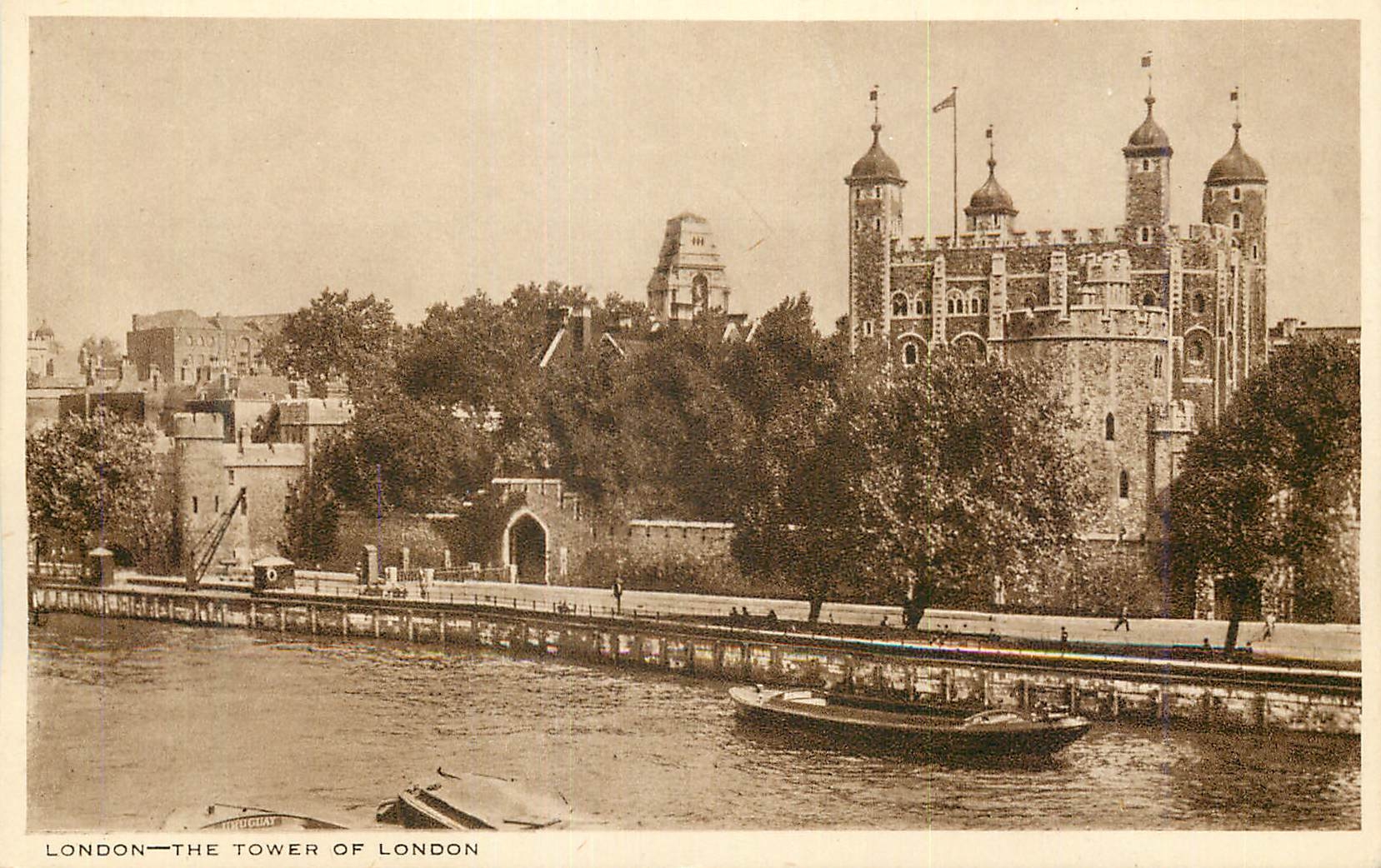 CPM London The Tower of London Bateau