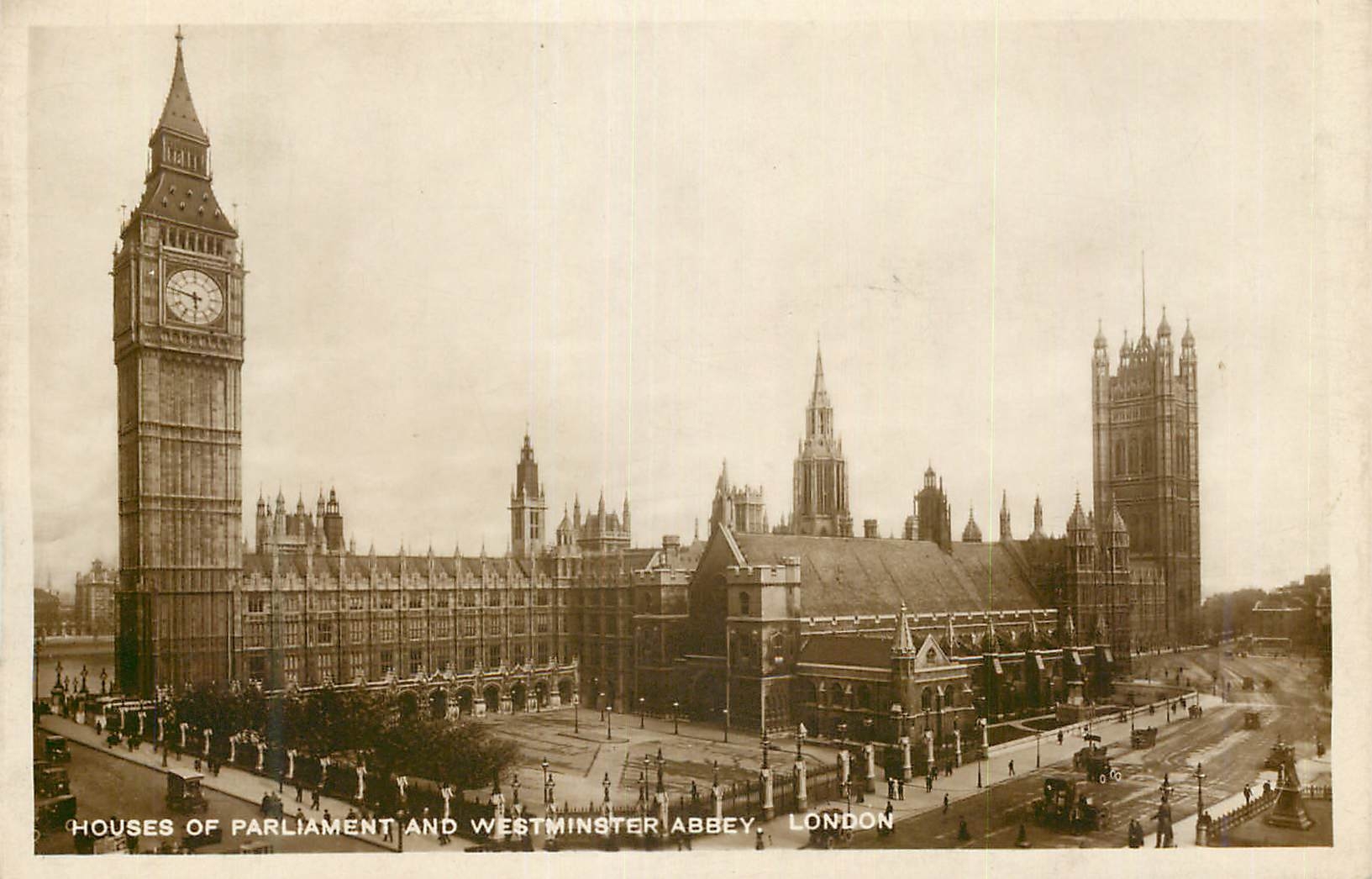 Houses of Parliament and Westminster Abbey — London — carte postale sans éditeur ni numéro de série visible