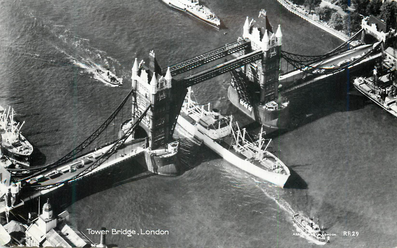 CPM Tower Bridge London Bateaux