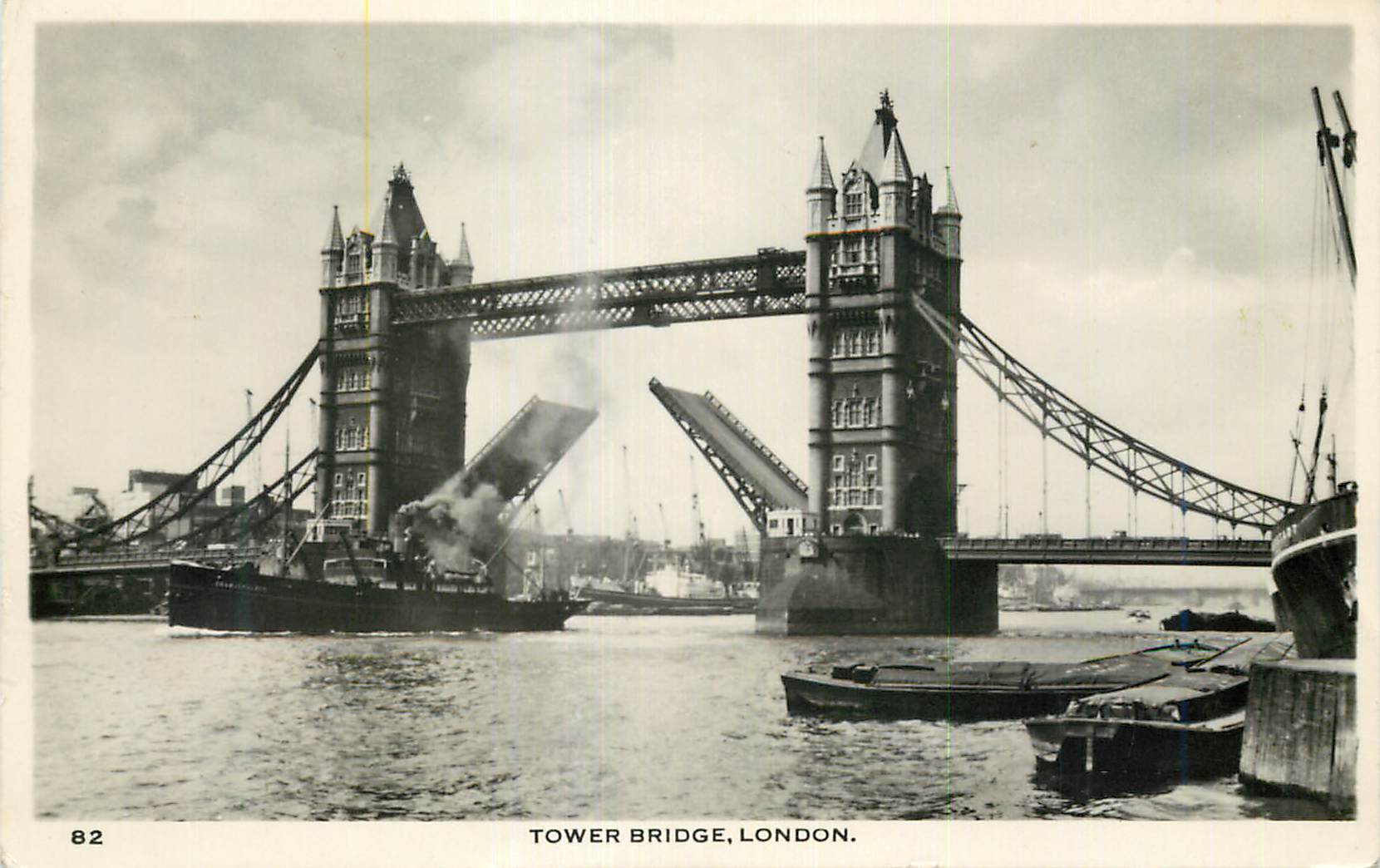 CPM Tower Bridge London Bateaux
