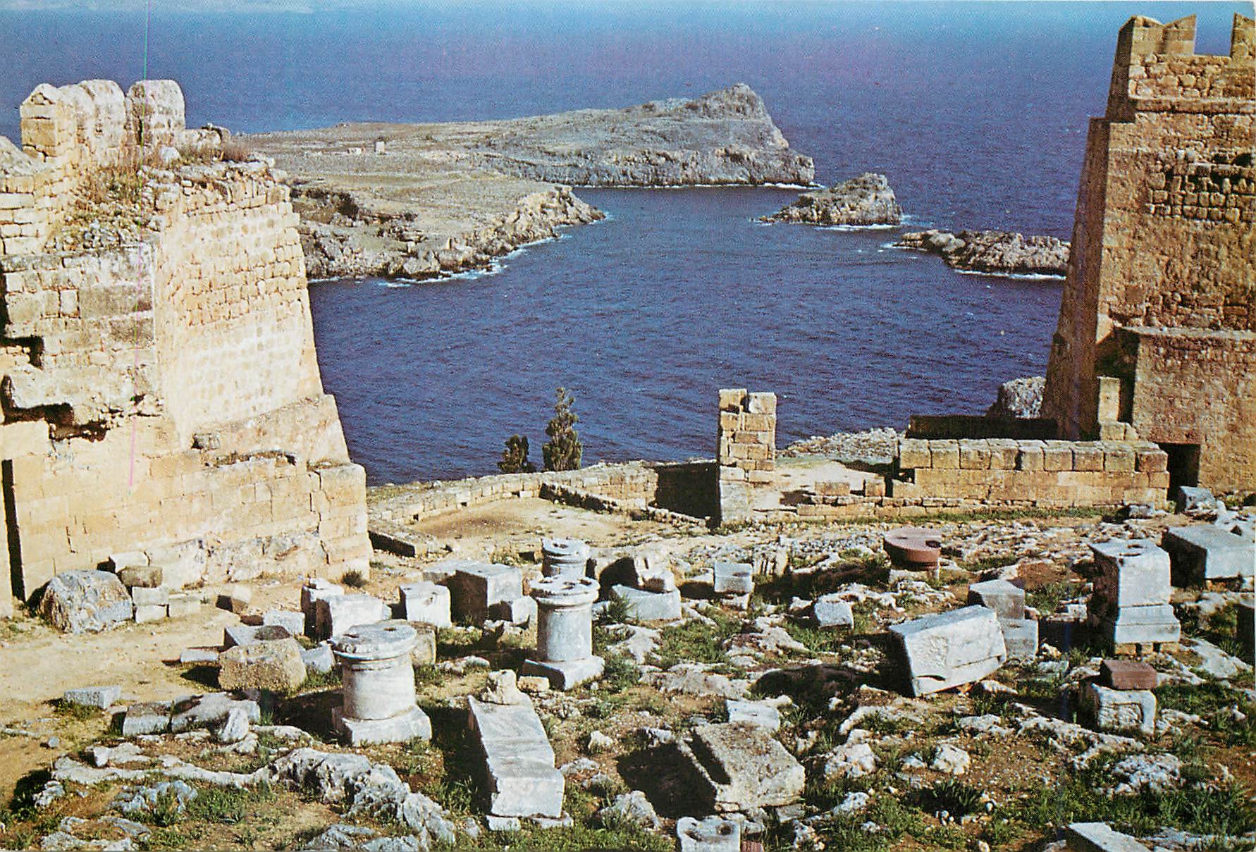 CPM Lindos Vue de l'Accropole au Fond le Tombeau de Kleovoulos