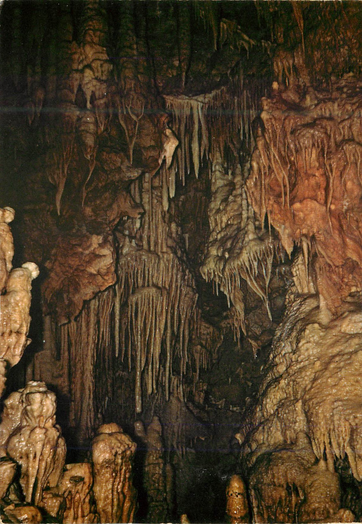 CPM Dyros la Grotte Glyfada Endroit Sec la Palais de Pluton Stalagmites en Forme des Fleurs et Stalactites Multicolores