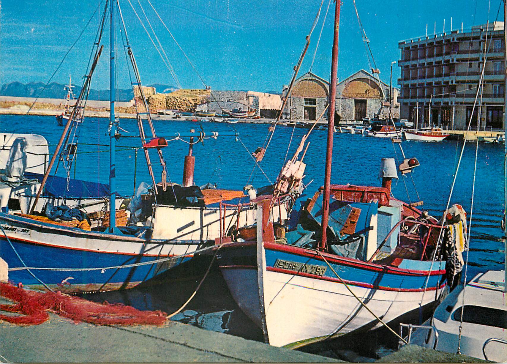 CPM La Canee le Port et les Chantiers Bateaux