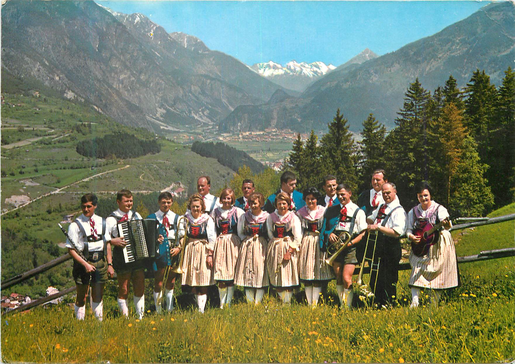 CPM Volkstumsgruppe aus Landeck in Tirol 816 m Witersportplatz Sommerkurort Folklore Accordeon Trombone
