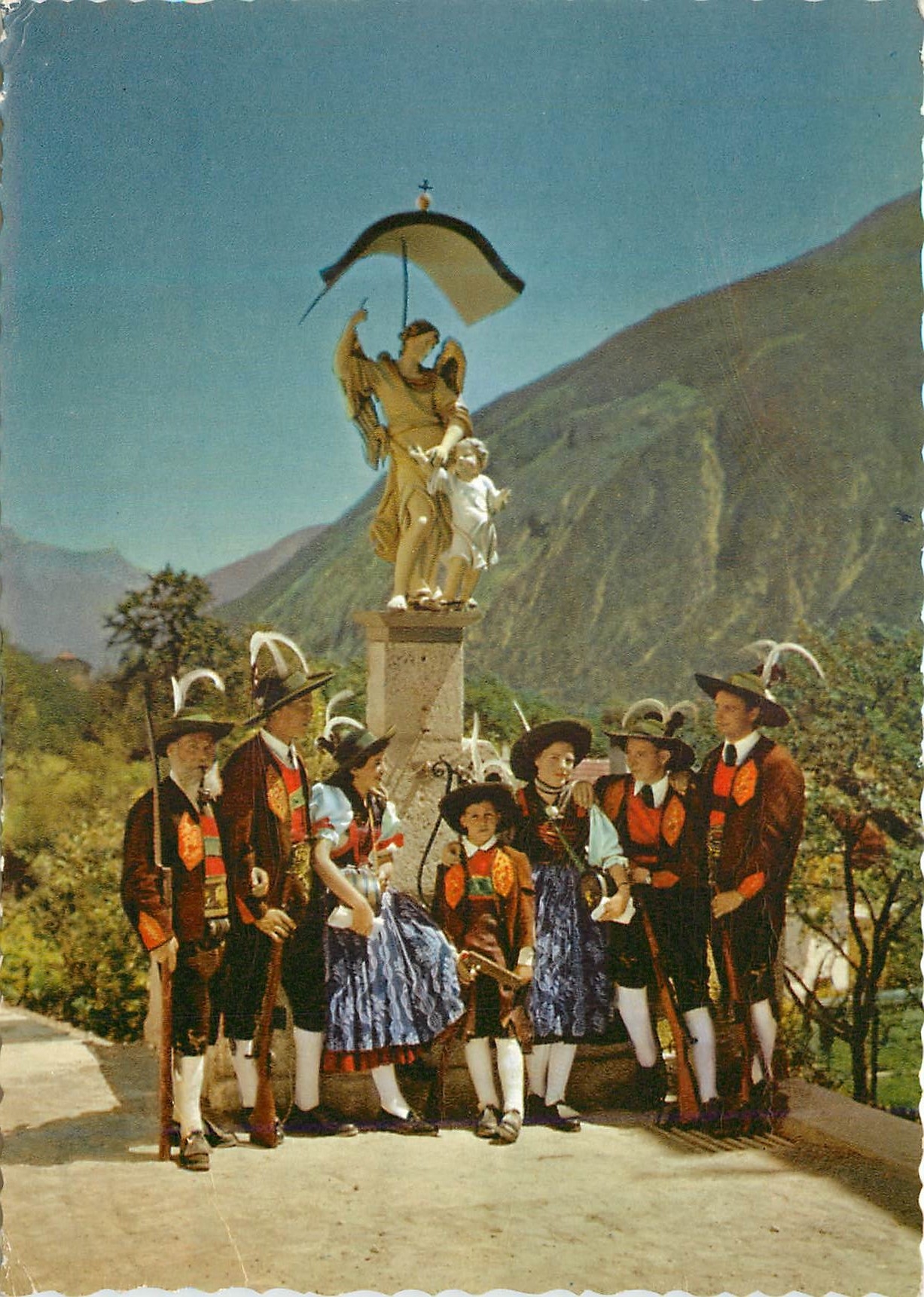 CPM Schutzengruppe aus Imst Tirol Schutzengelbrunnen Folklore