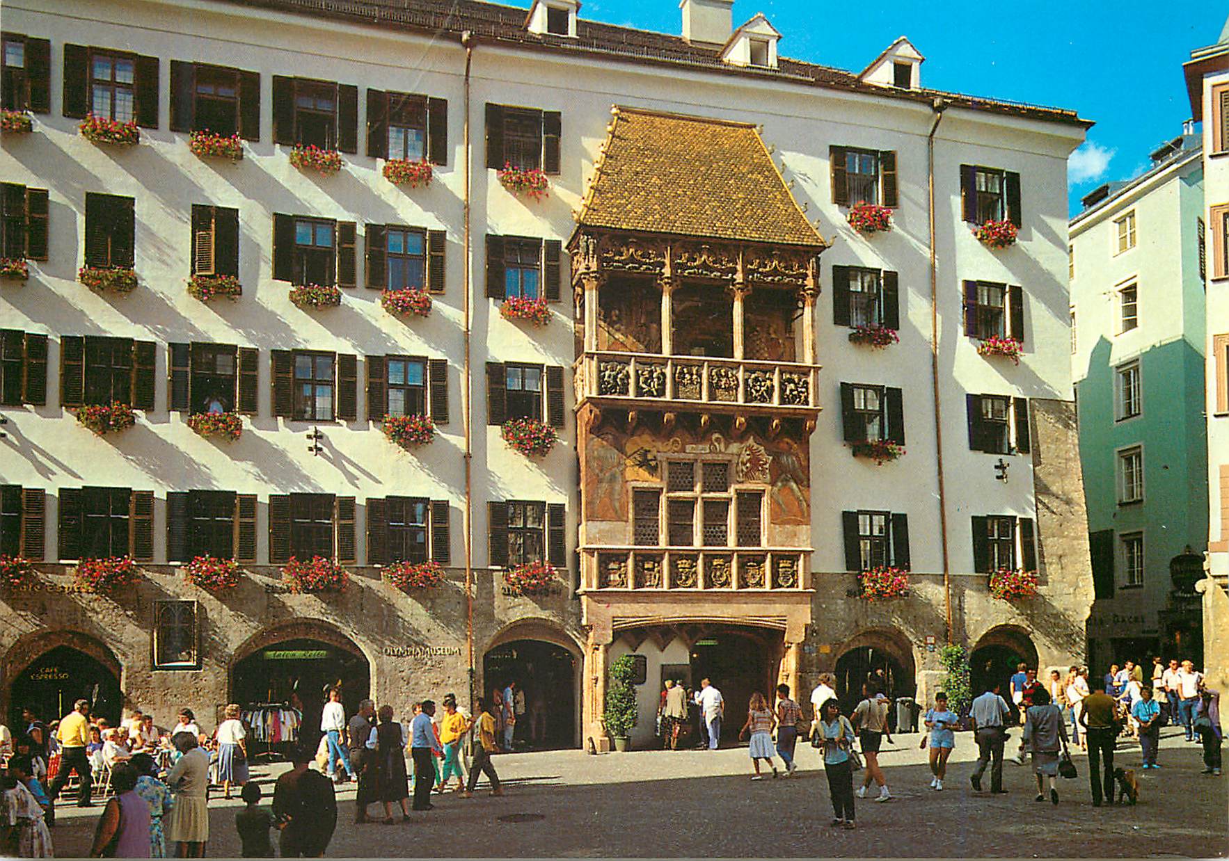 CPM Innsbruck Altstadt Goldenes Dachl Kupferschindeln Symbol der Macht des Hauses