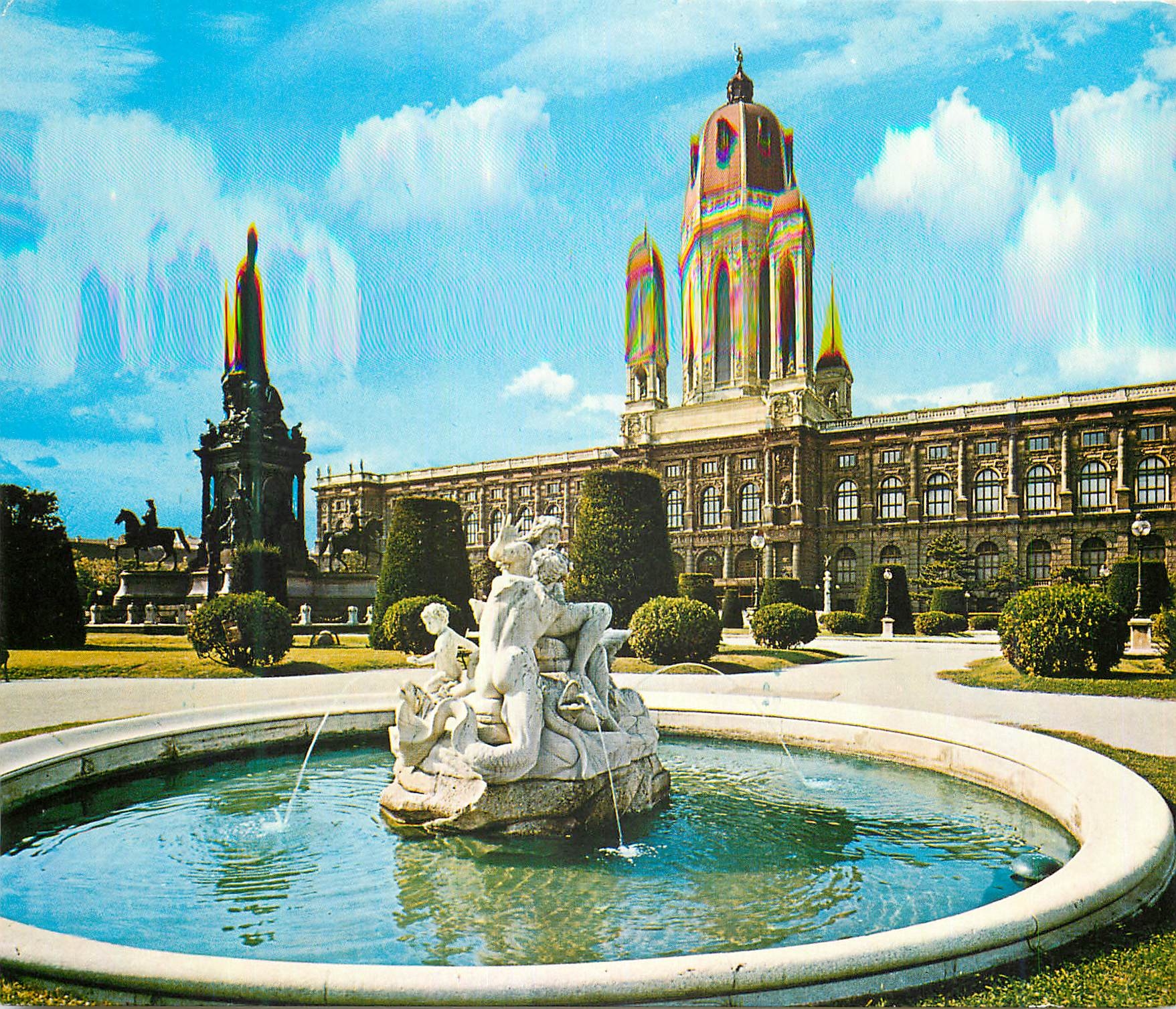 CPM Vienne 1 Musee des Beaux Arts et Musee d'Histoire Naturelle Batis en 1871 1881 sur la Place de L'Imperatrice Marie T