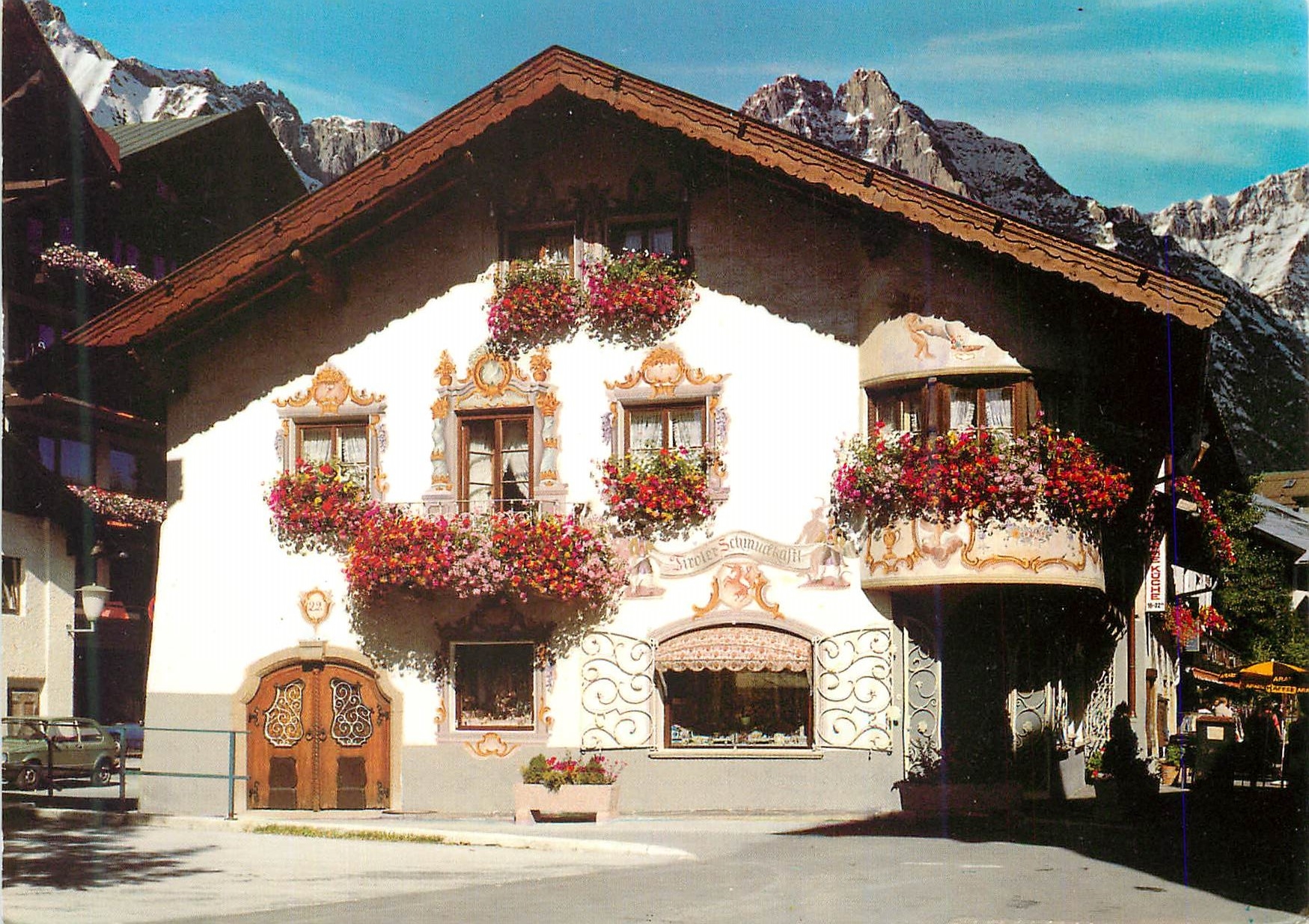 CPA Seefeld 1200m Tyrol la Schmuckkastl Tyrolienne dans la Zone reservee aux Pietons