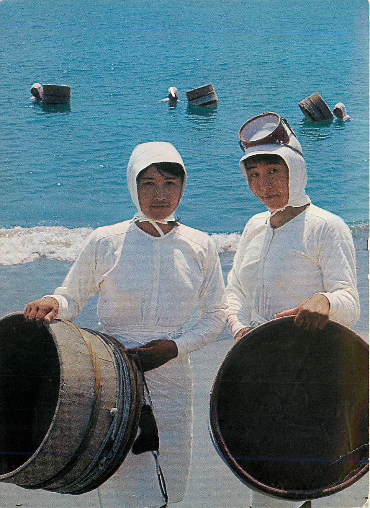 CPM Femmes Peche 