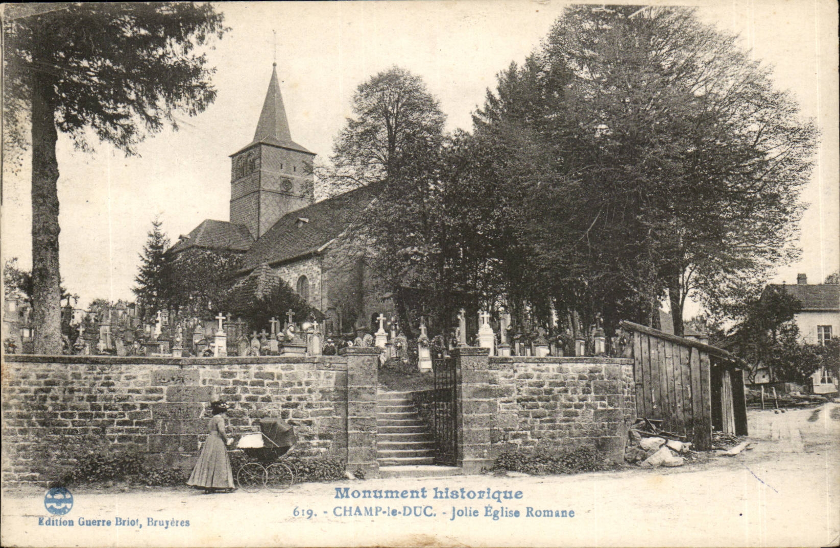 Monument historiaue CPA Champ le duc Jolie eglise romane
