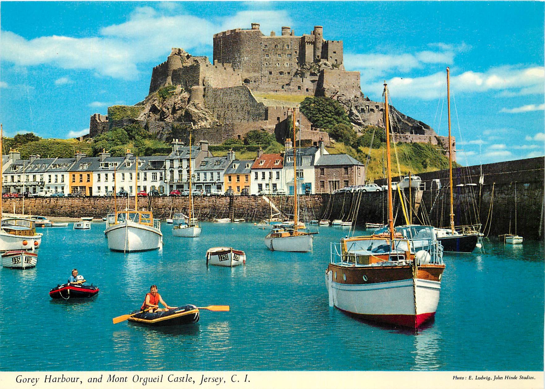 CPM Gorey Harbourand Mont Orgueil Castle Jersey CI