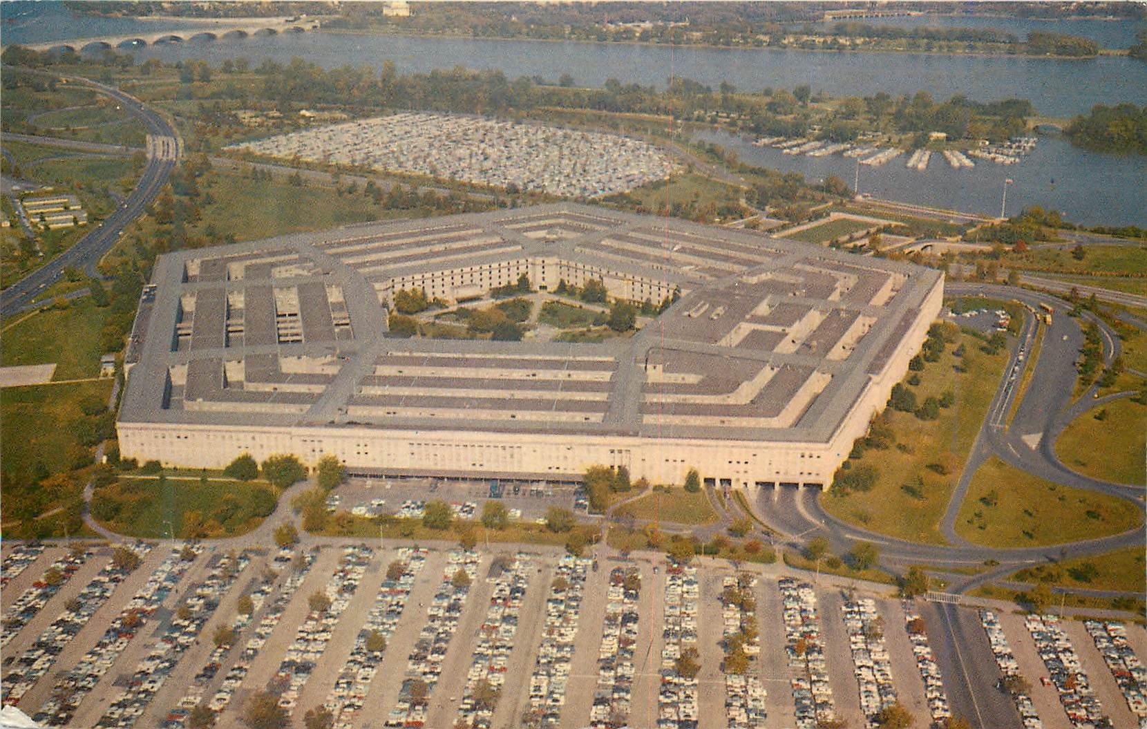 CPM The Pentagon Headquarters for US Defense Department is located in Arlington Virginia  Militaria