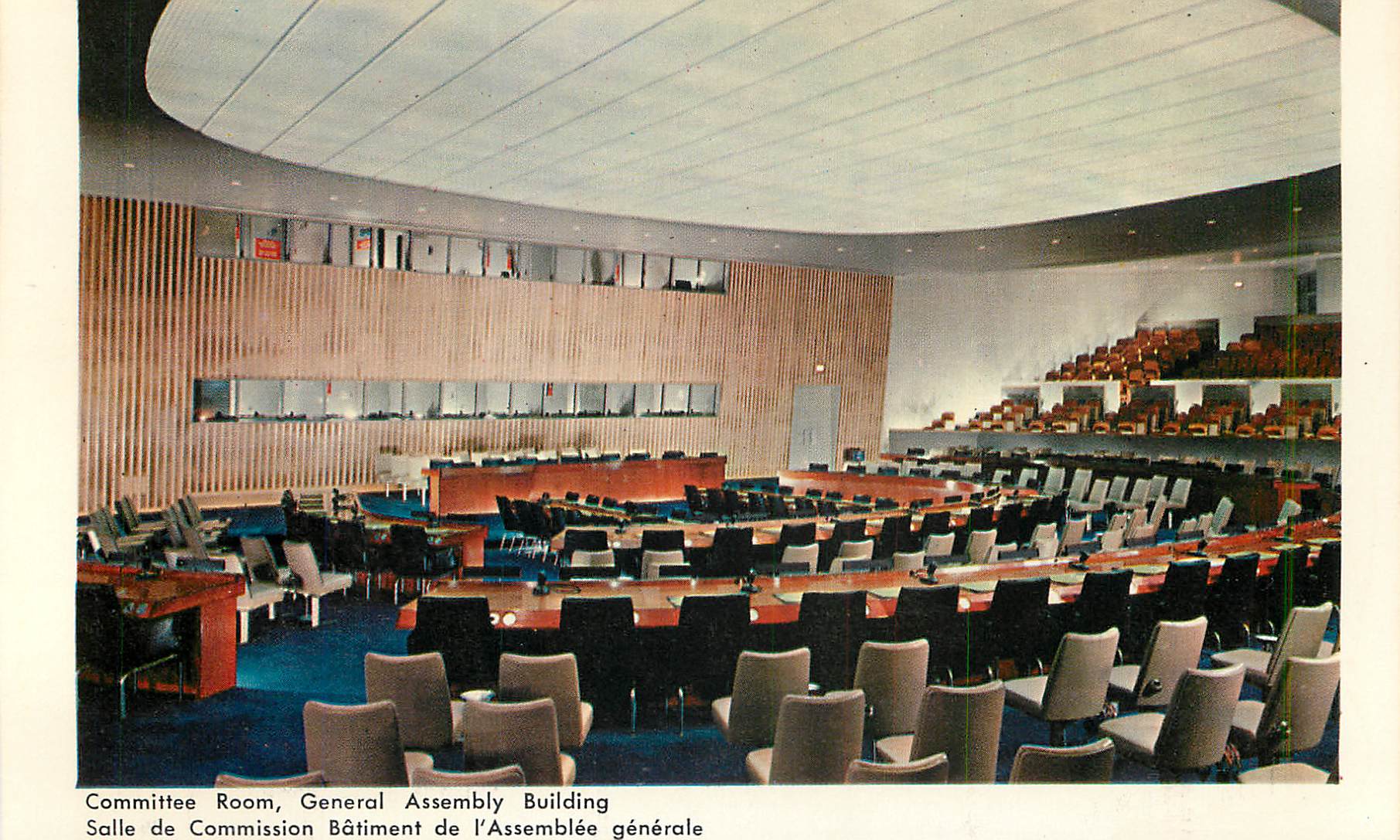 CPM L'extremite Sud du Batiment de l'Assemblee General la Nuit salle de Commission Batiment de l'Assemblee Generale  Uni — Back
