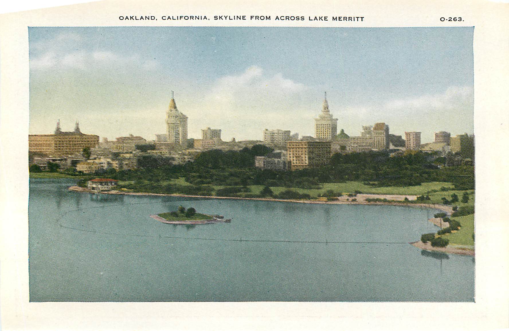 CPM Auditorium of the City of Oakland Calif Skyline from across Lake Merritt — Rückseite
