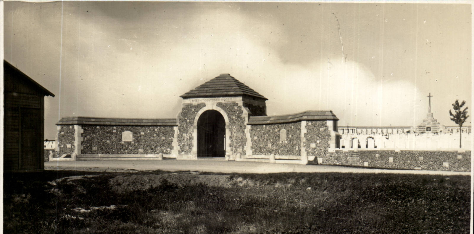 Belgique-Belgium- Entrance to Tyne Cott Cemetary -CPA