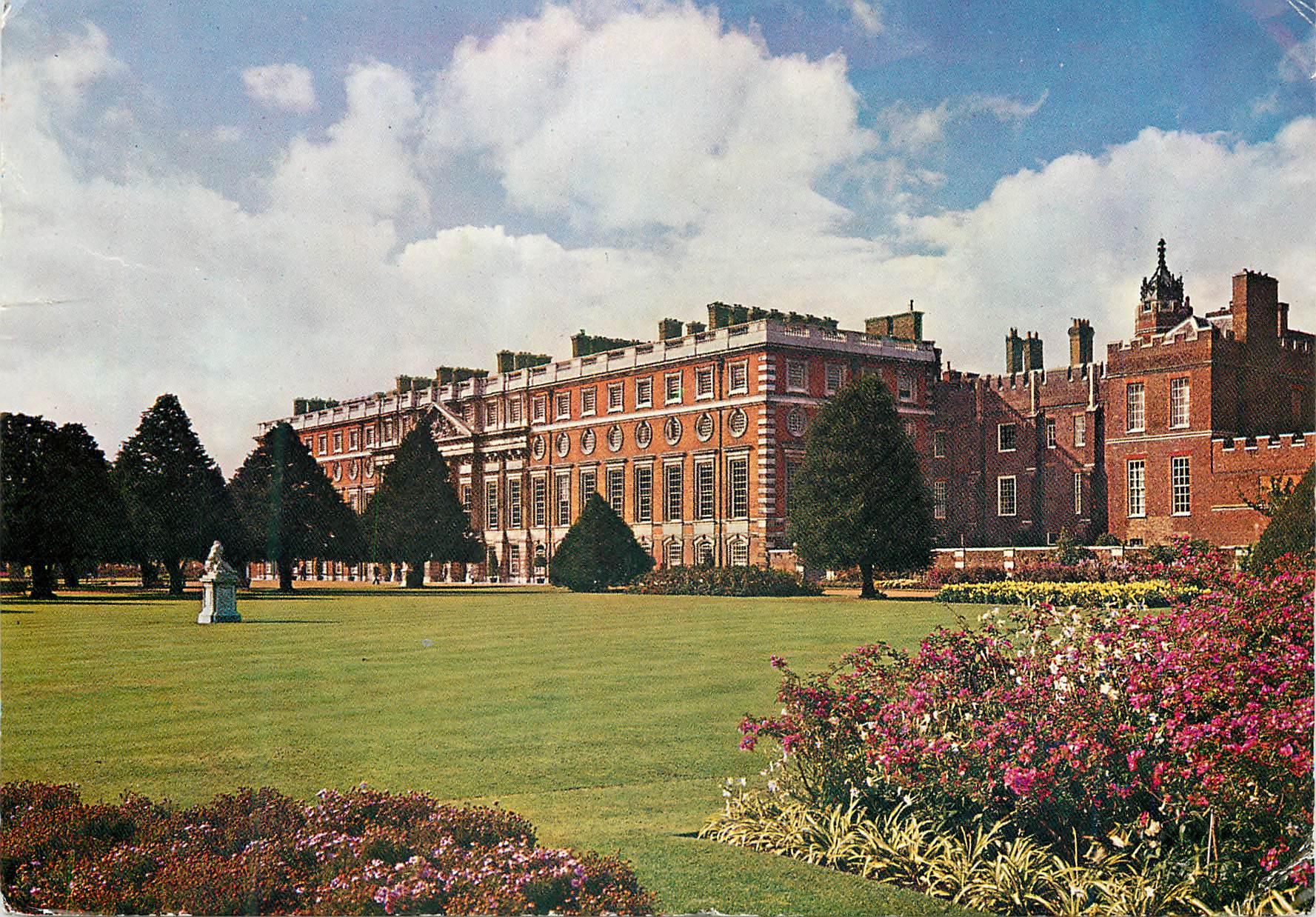 CPM Hampton Court Palace Middlesex The Palace From the North Est (Late 17th Century)