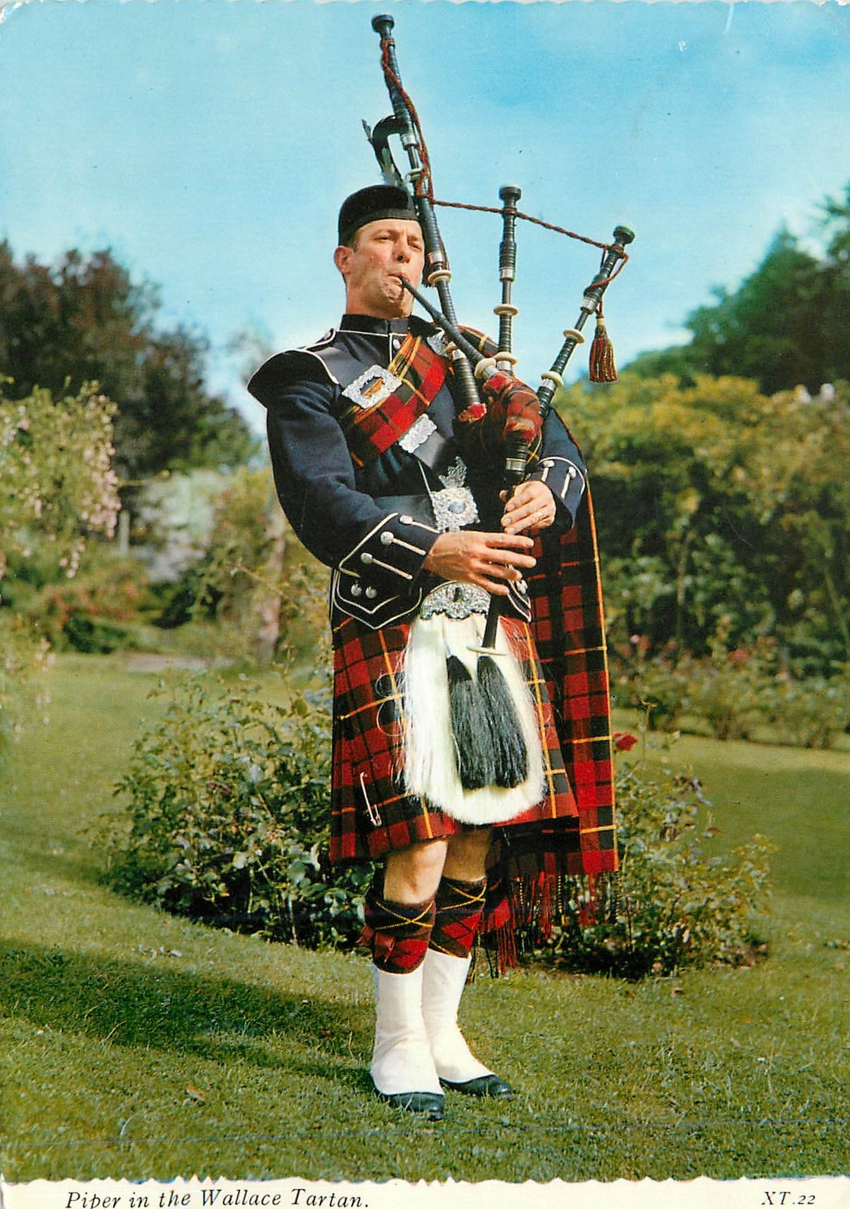 CPM Piper in the Wallace Tartan Folklore