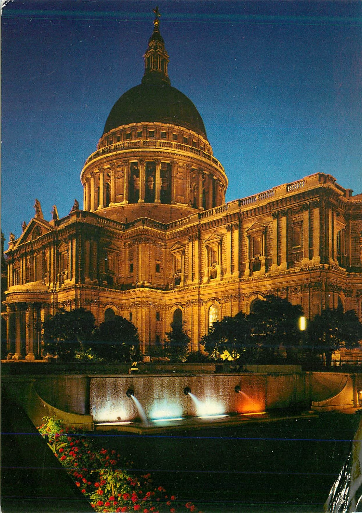 CPM London St Paul's Cathedral Floodlit