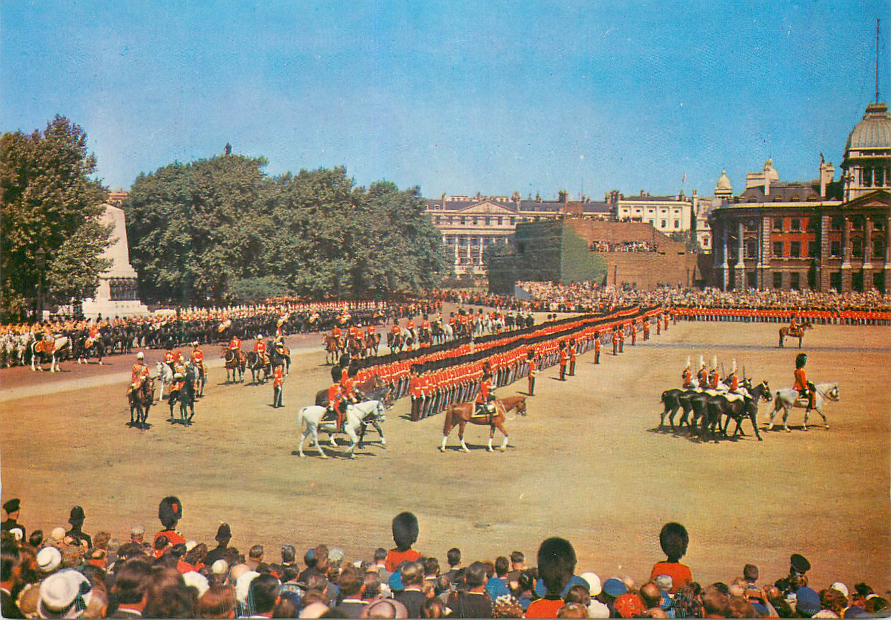 CPM London Trooping the Colour Militaria
