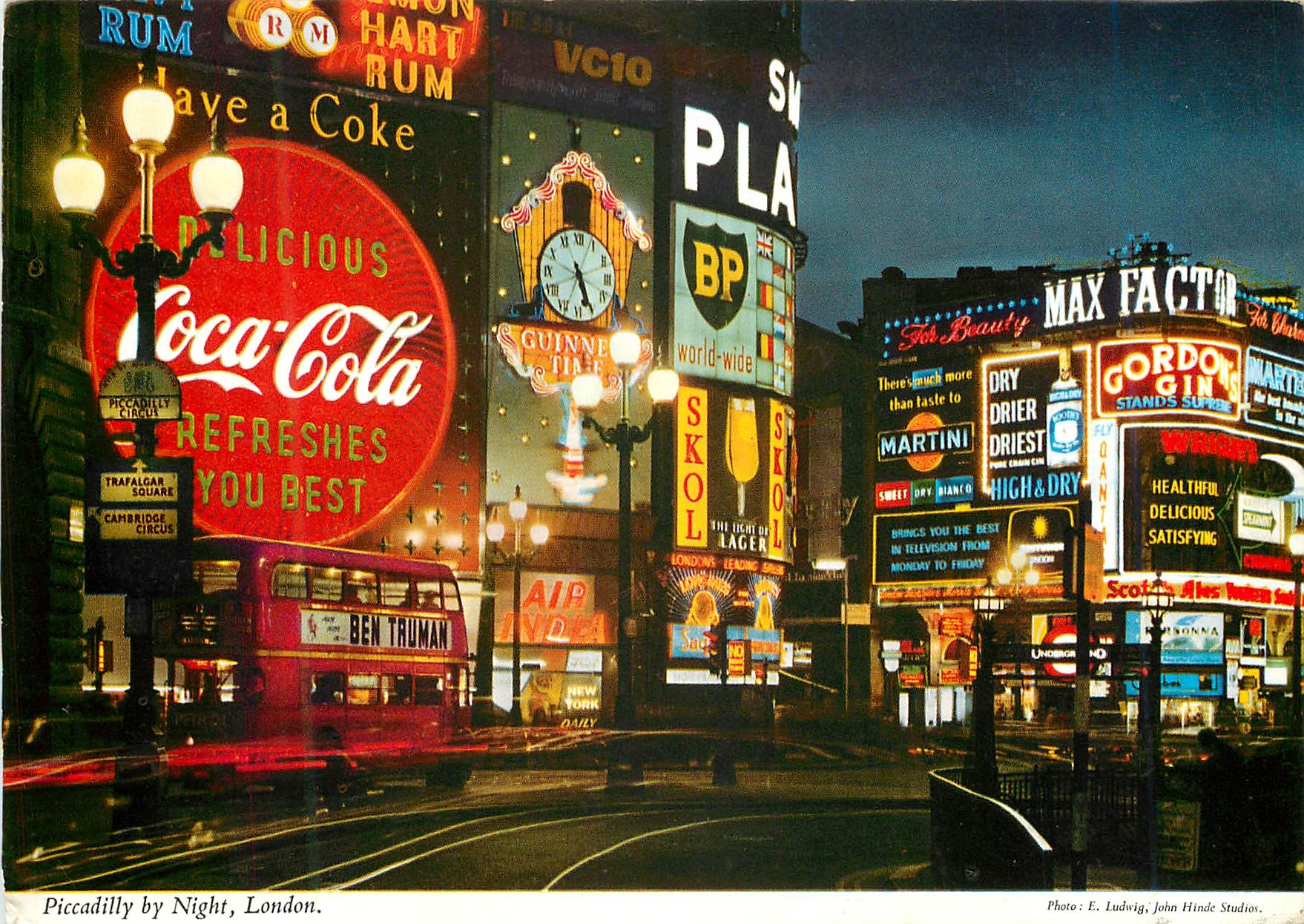 CPM Piccadilly By Night London Coca-Cola Coca Cola Autobus