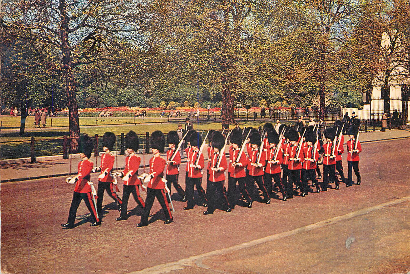 CPM London Guards Marching to Their Headquarters Wellington Militaria