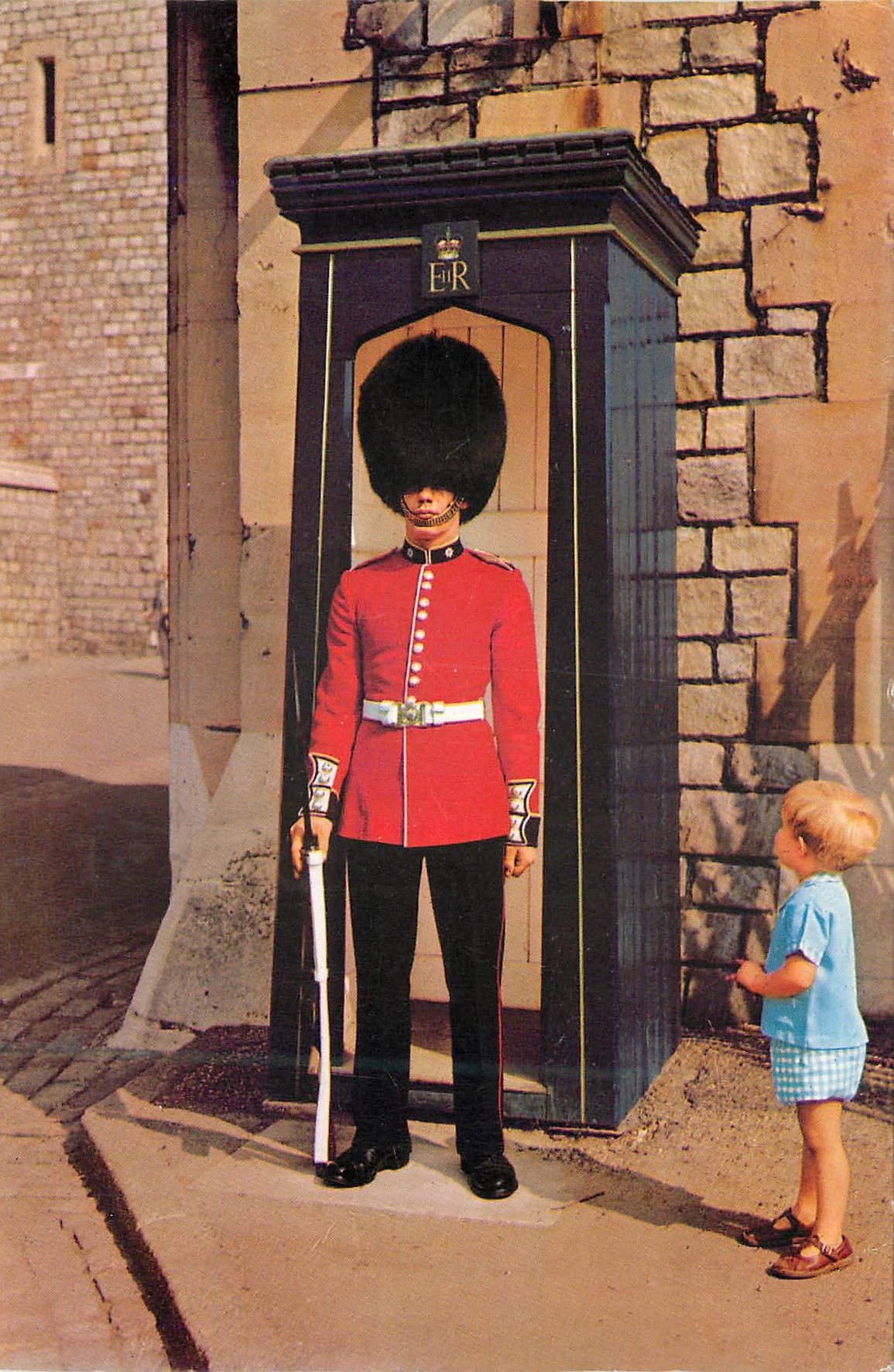 CPM Foot Guard on Sentry Duty Militaria Enfant