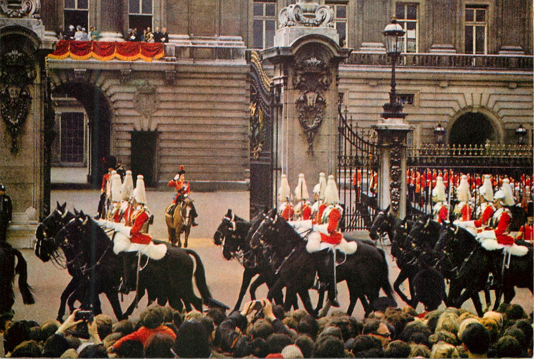 Die Life Guards — vor der Königin vorbeimarschierend — Buckingham Palace — J. Arthur Dixon, n°2961