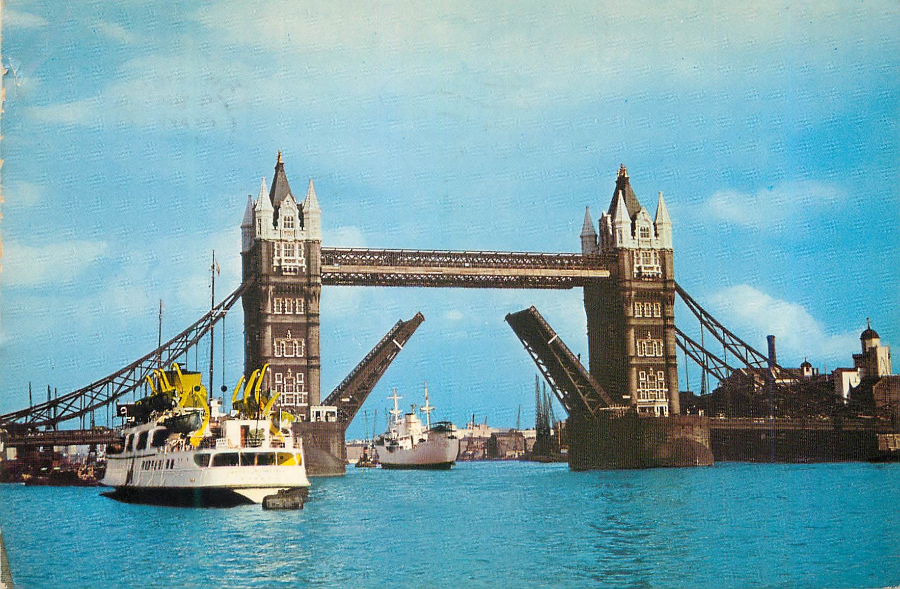 CPM Tower Bridge London Bateau