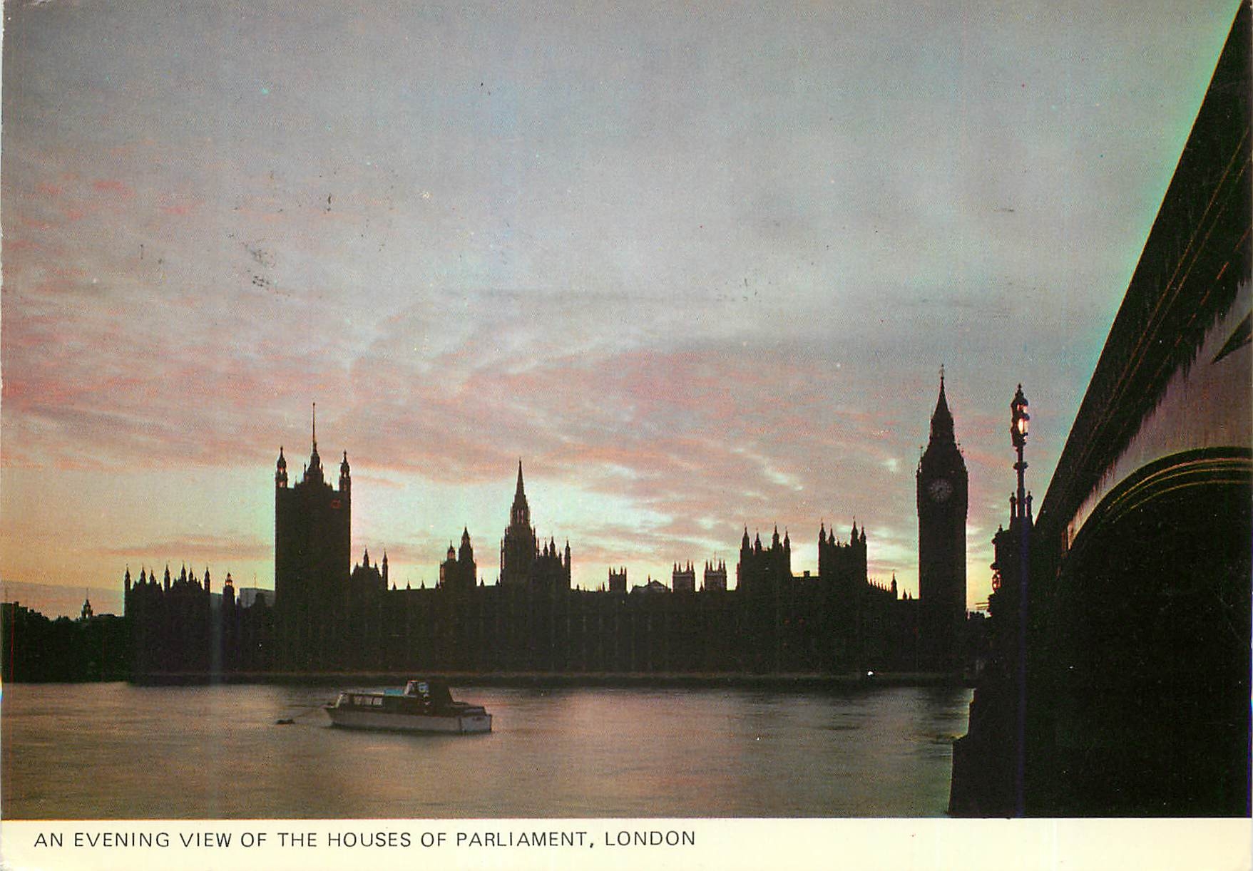 Vue du Parlement de Londres — silhouette au crépuscule — COLOURMASTER INTERNATIONAL