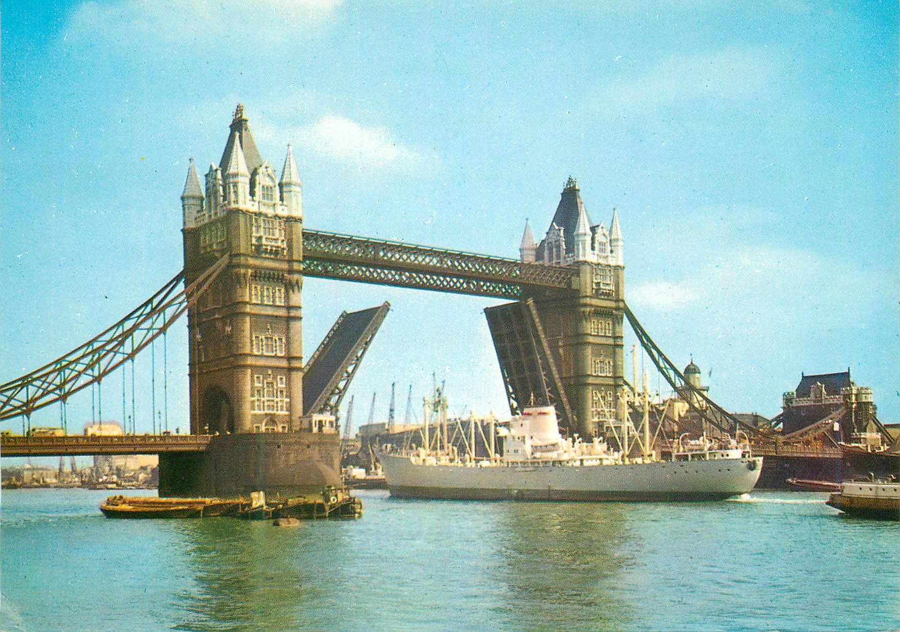 CPM Tower Bridge Bateau