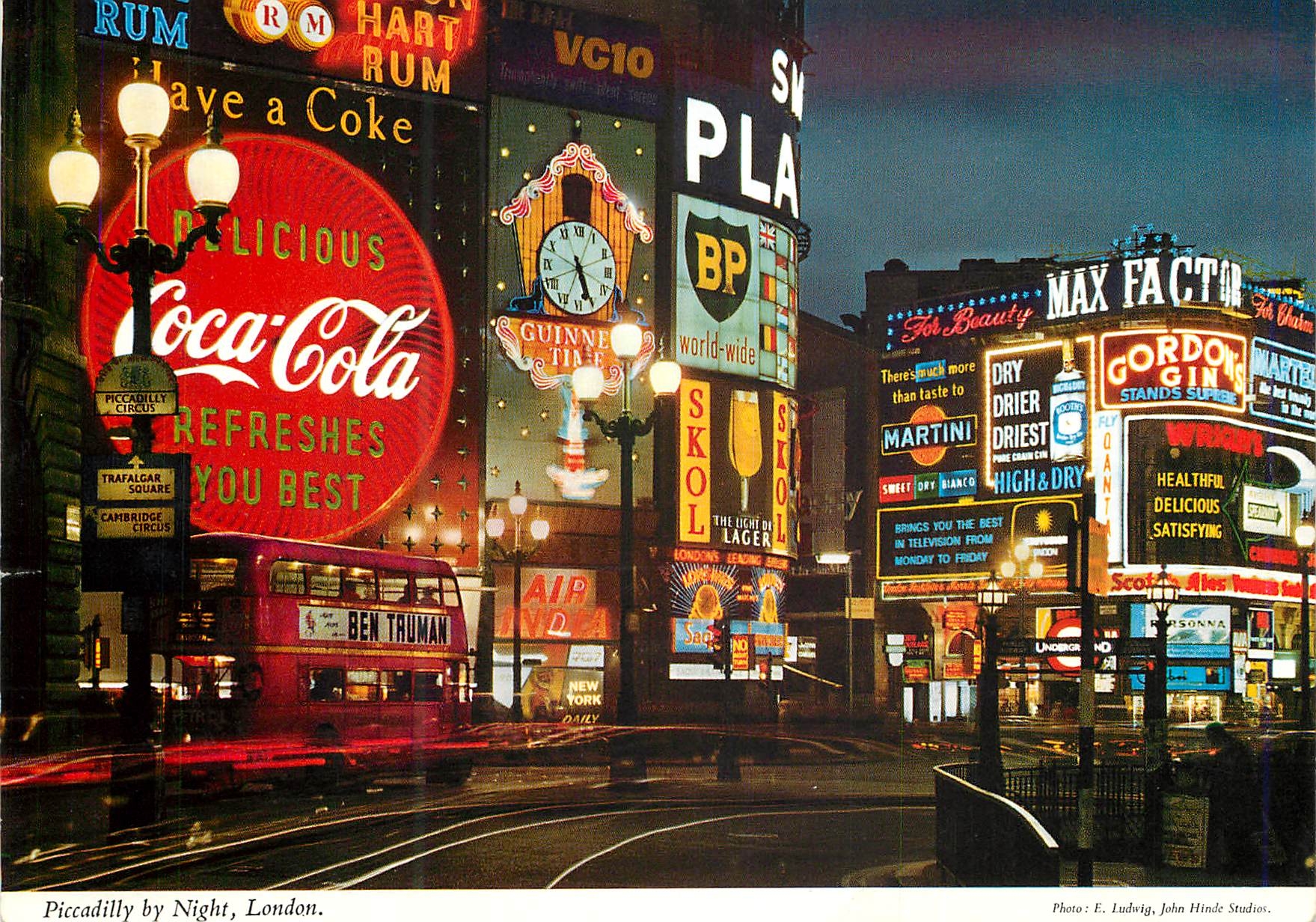 CPM Piccadilly By Night London Coca Cola Coca-Cola Autobus