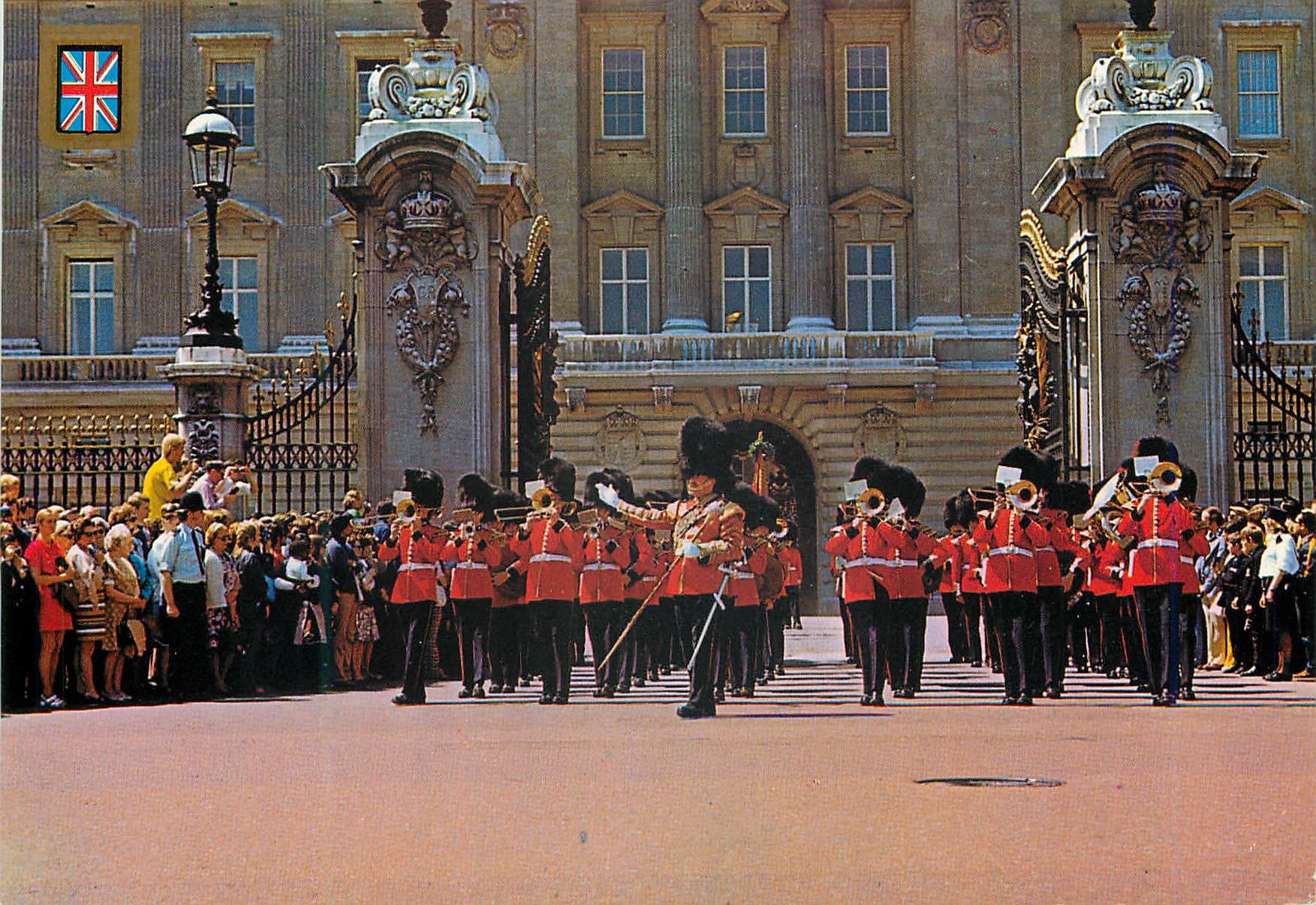 CPM London La Parade de la Garde de la Reine