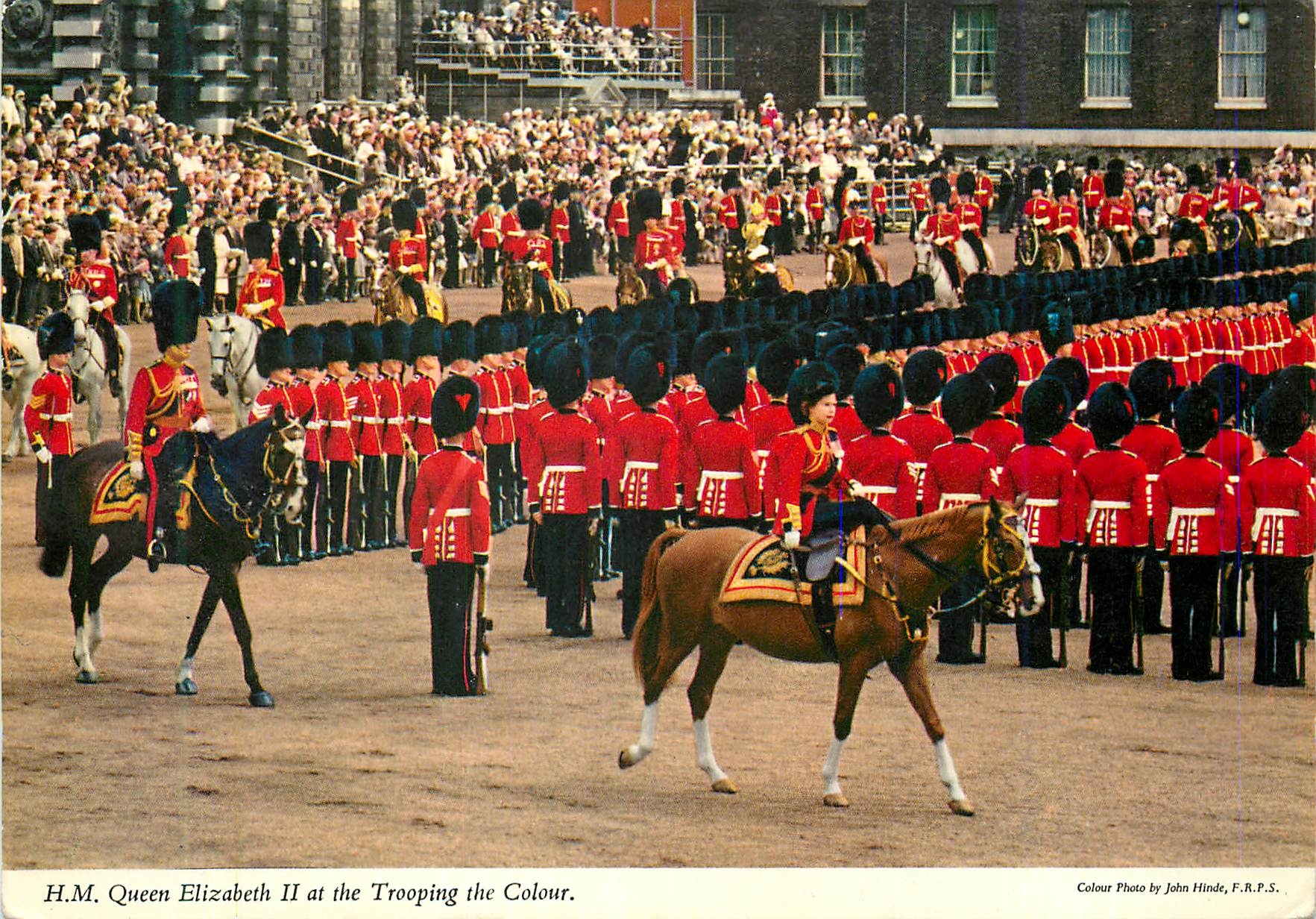 CPM HM Queen Elizabeth II at the Trooping The Colour Militaria