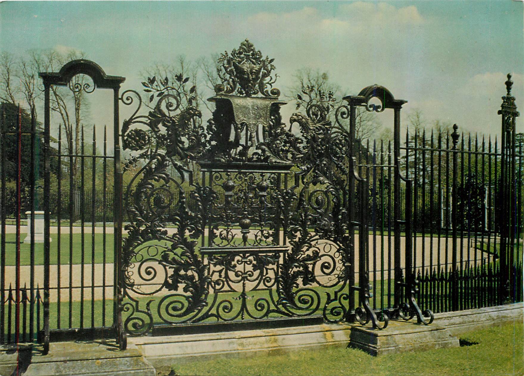CPM Hampton Court Palace London The Tijou Screen C 1693 in the Privy Garden