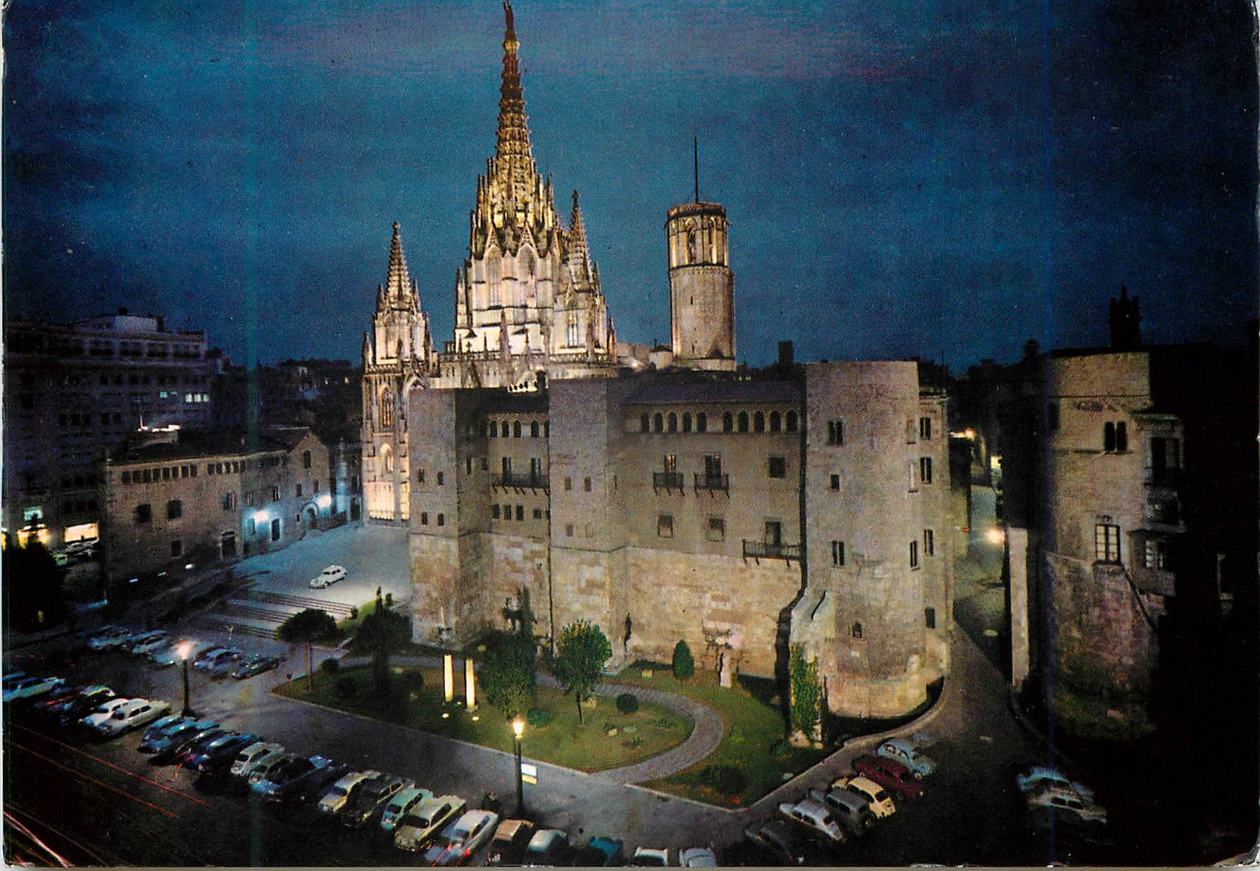 CPM Barcelona Cathedrale et Murailles Romaines Vue Nocturne